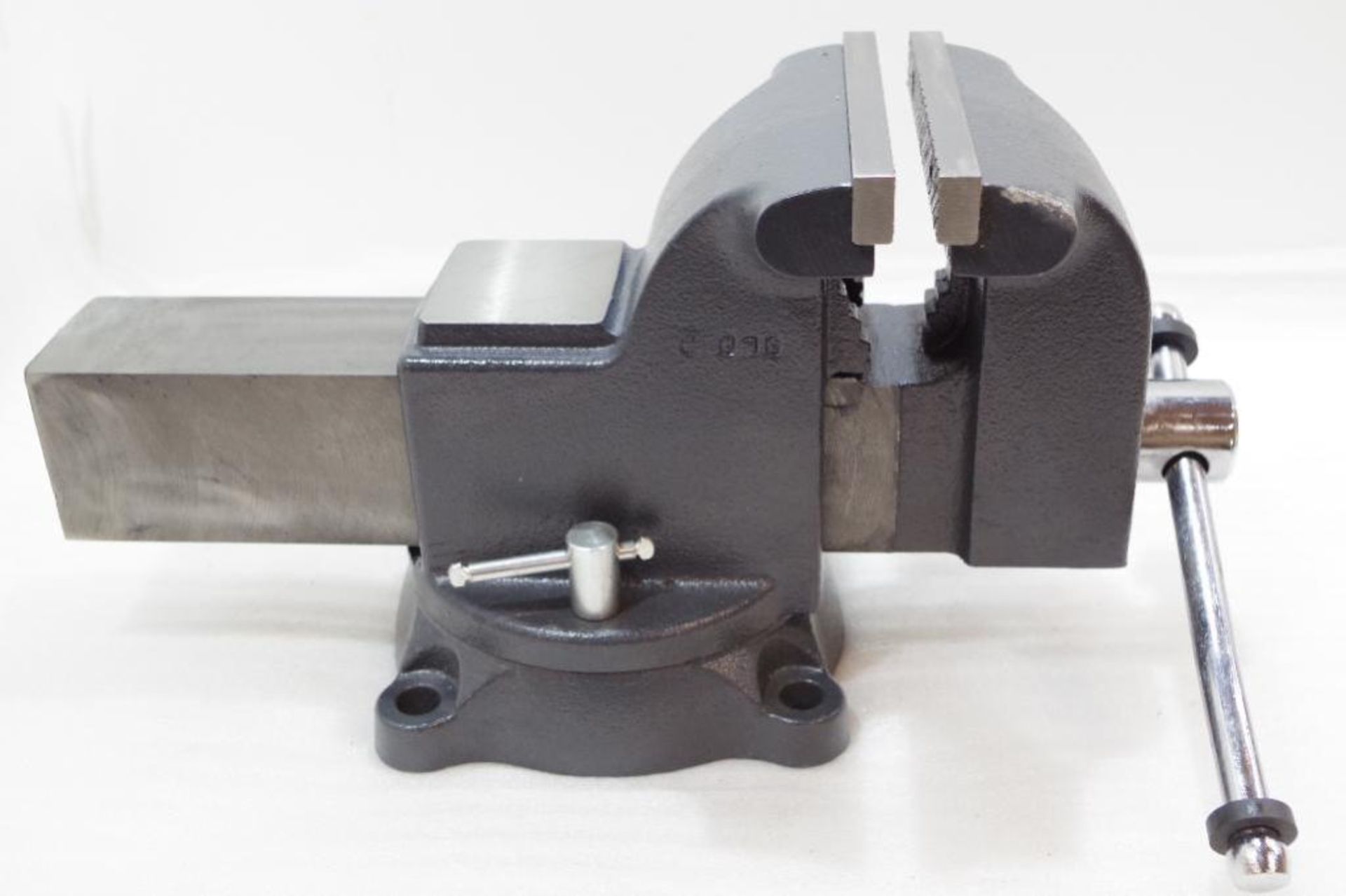 NEW WILTON Bench Vise, 6" Jaw Width - Image 3 of 5