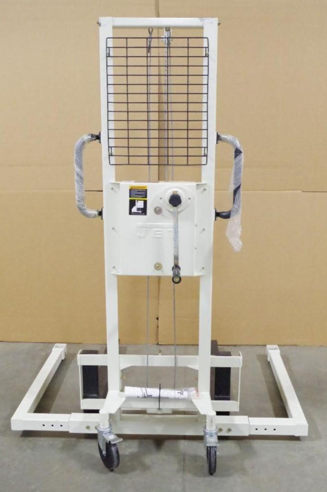 NEW JET Winch Stacker, 770 lbs. Capacity, 59" Lift Height, 18" Load Center - Bild 2 aus 5