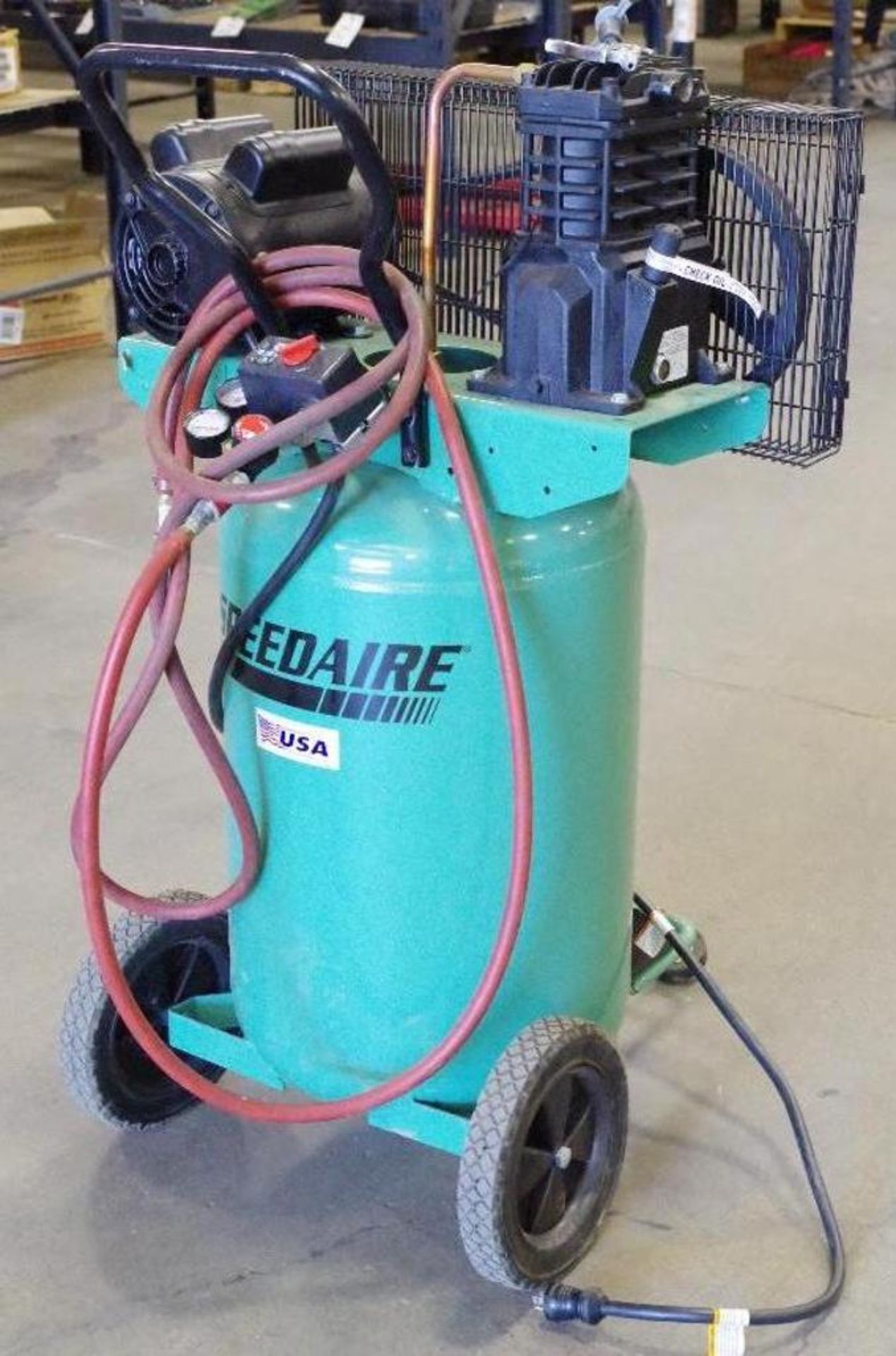 SPEEDAIRE 2.0 HP, 115/230VAC, 20 gal. Portable Electric Barrel Air Compressor, 135 psi, M/N 4TW29 - Image 4 of 5