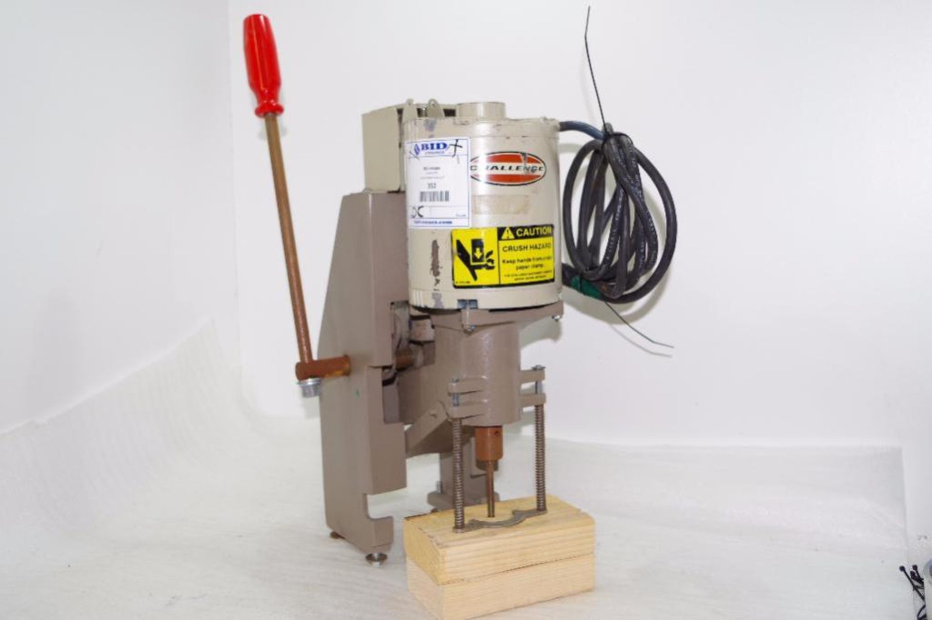 CHALLENGE Paper Drill 115V, 5.4A, PH1, M/N JO, Made in USA - Image 2 of 6