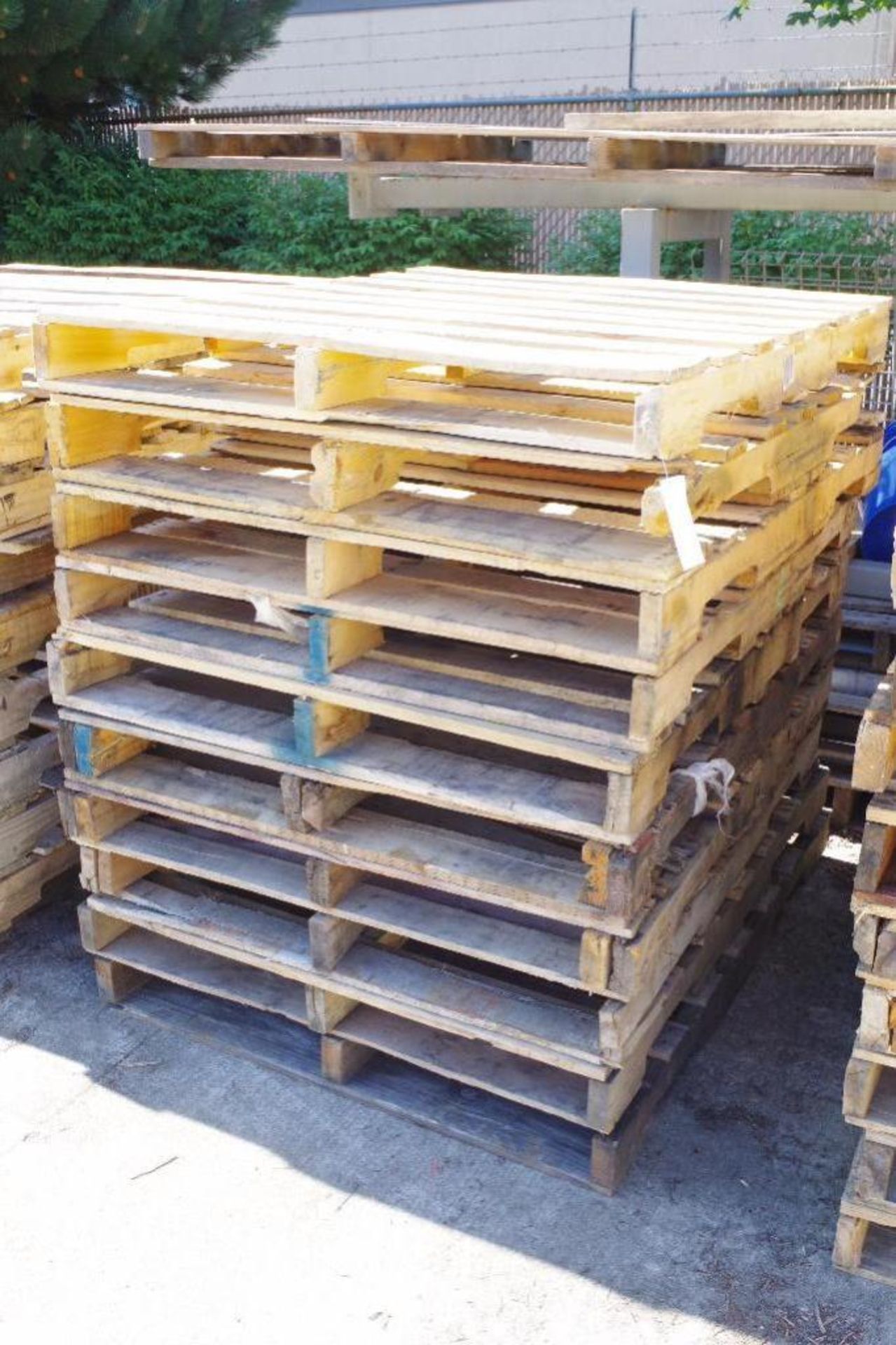 (10) 40"W x 48"L Wood Pallets, Mixed Quality, Some Rough