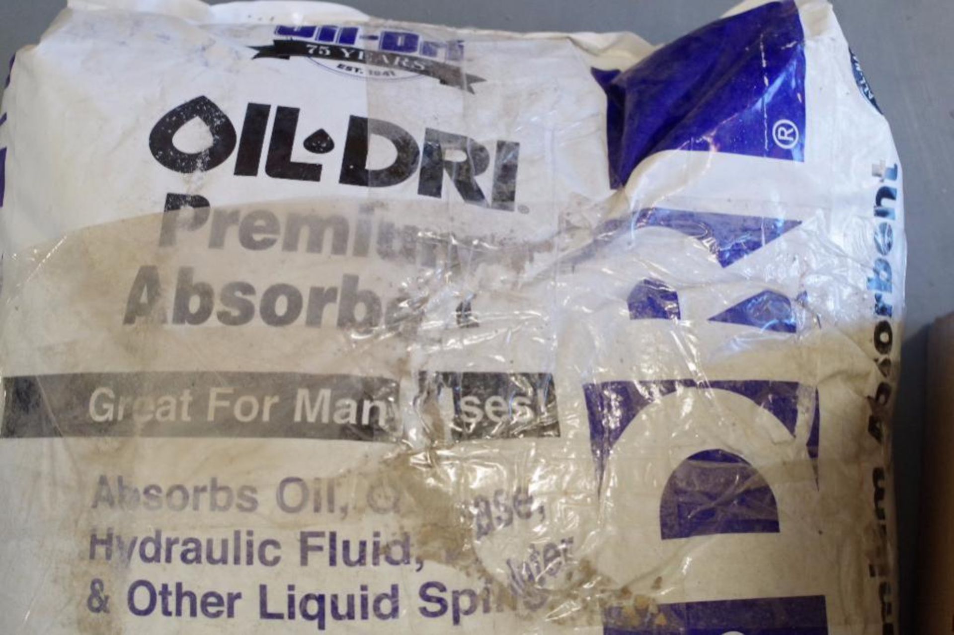 [4] Spill Control Products: (2) Bags of Oil Dry & (2) Absorbent Socks - Image 3 of 4