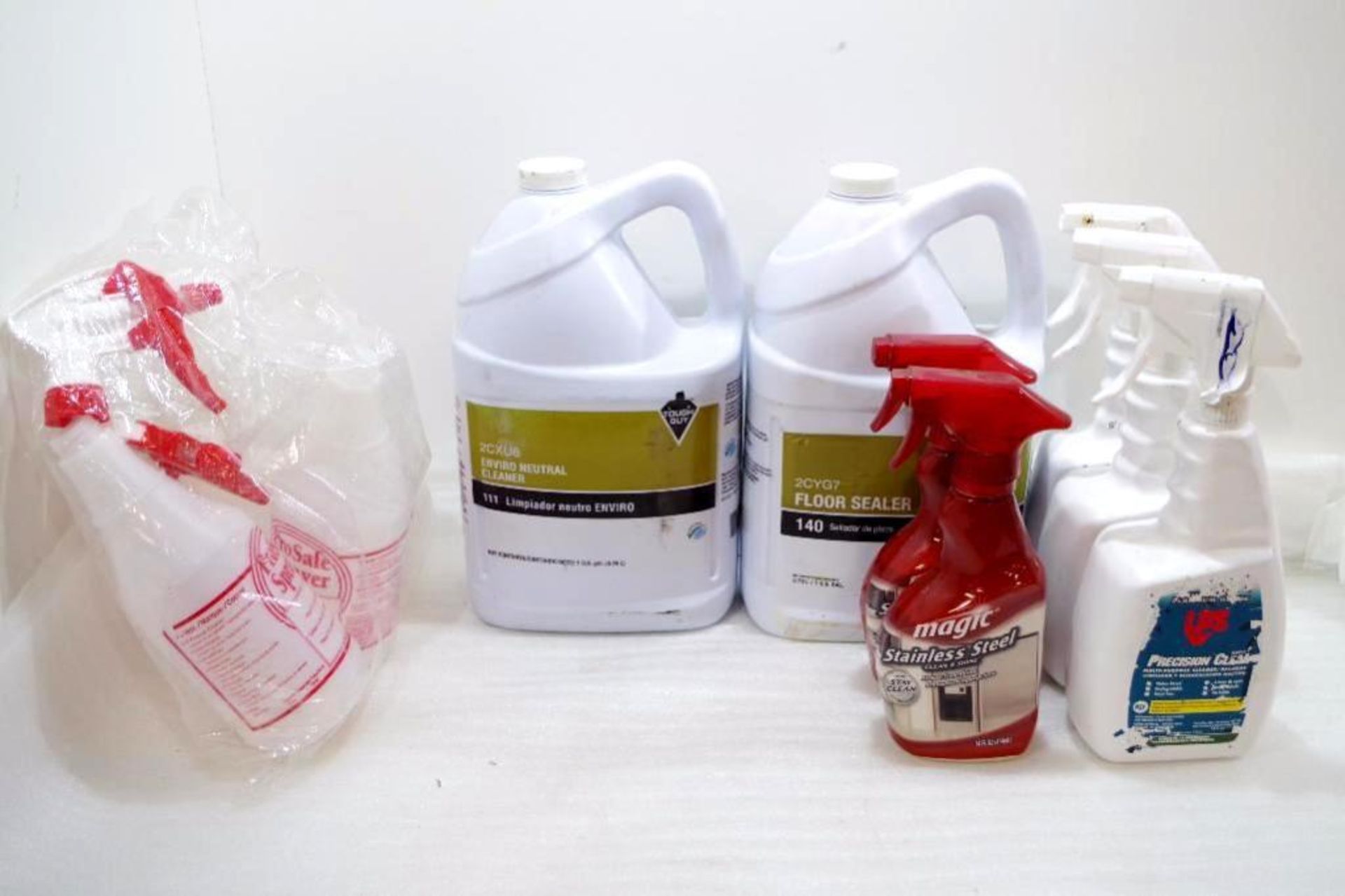 [QTY] Cleaning Agents & Empty Spray Bottles