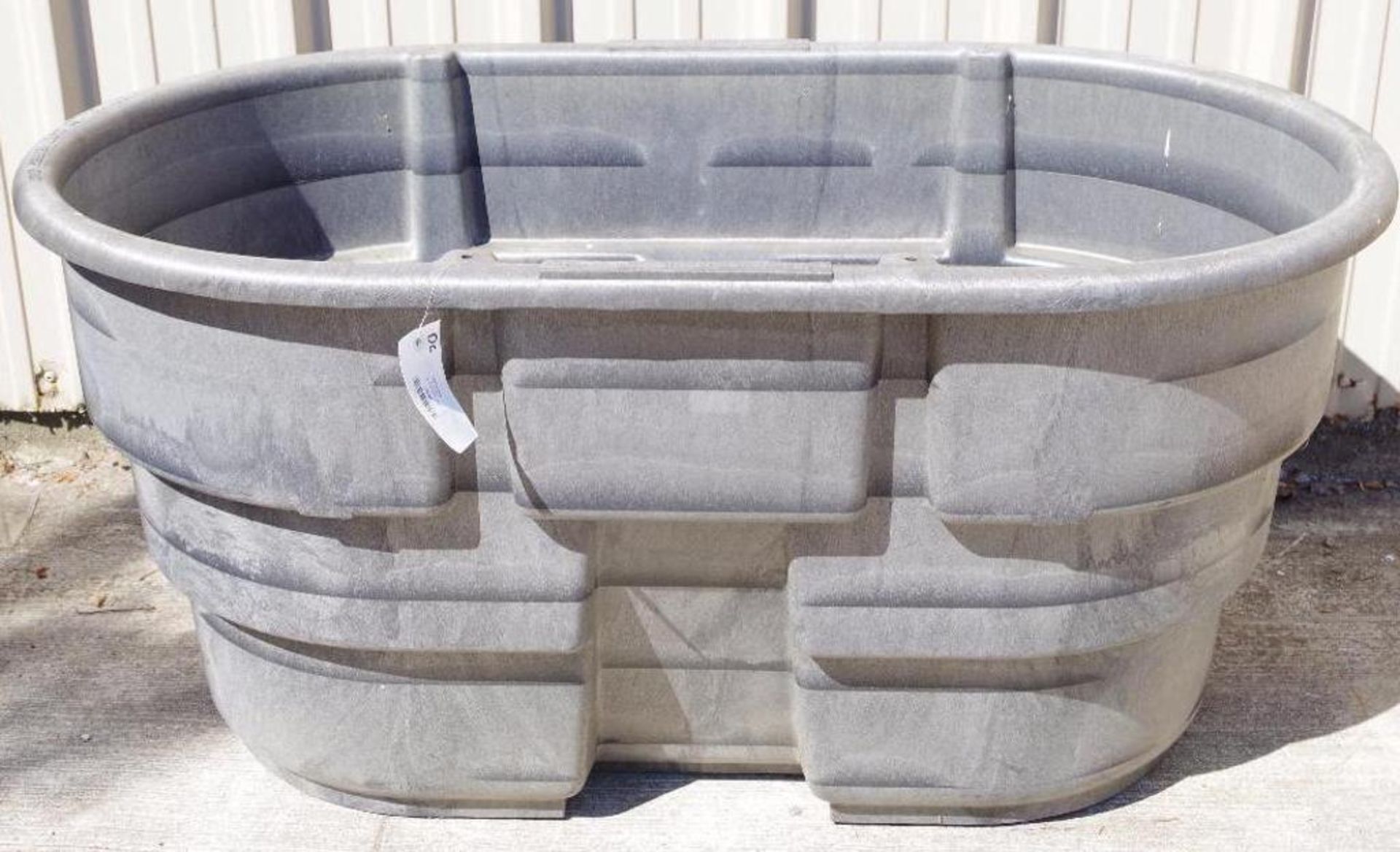 RUBBERMAID 100Gallon Structural Foam Stock Tank M/N 4242