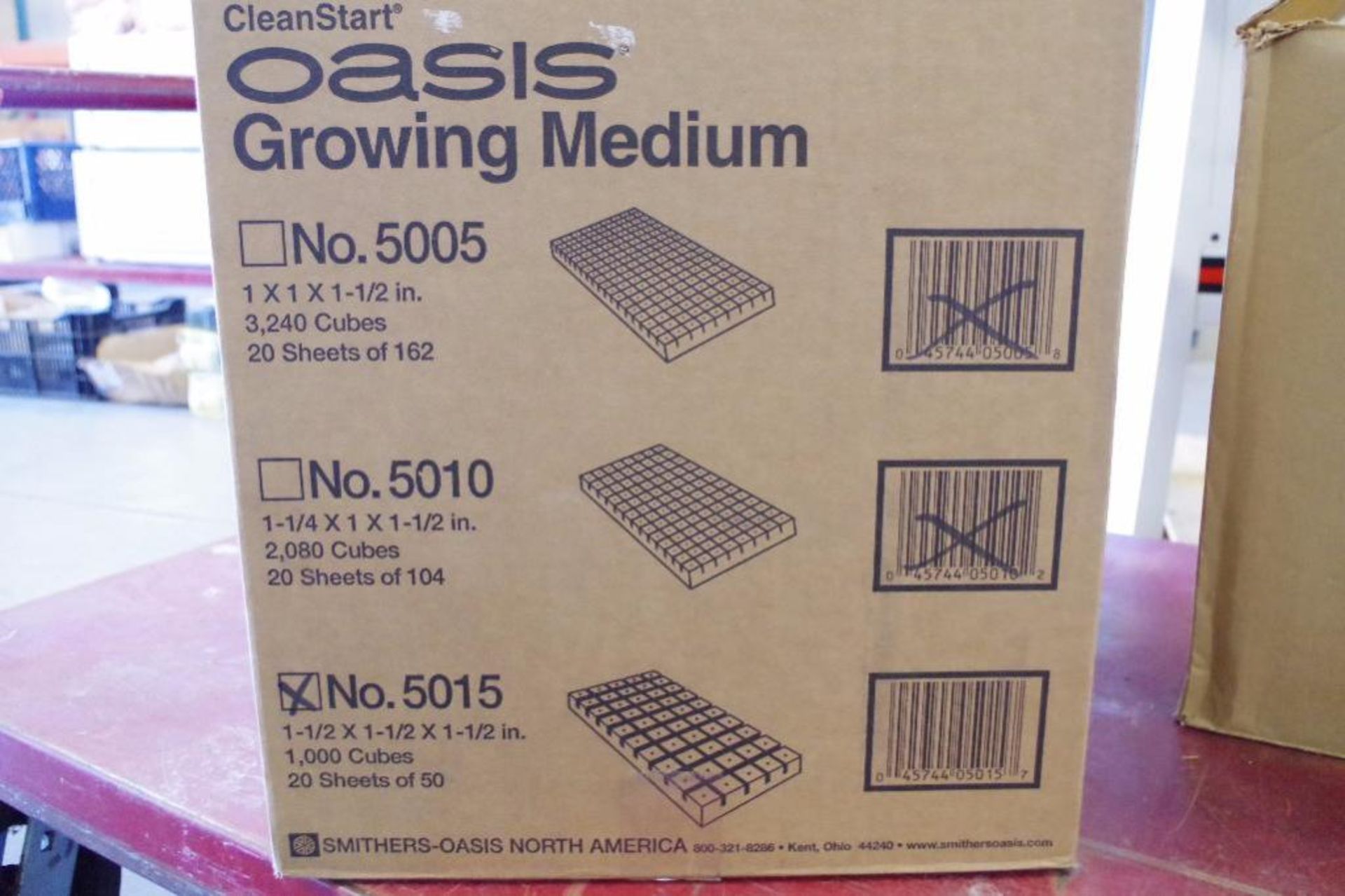 [1000] Cubes of OASIS Growing Medium, 1-1/2"x1-1/2"x1-1/2" (1 Case of 20 Sheets of 50 Each) - Image 2 of 3