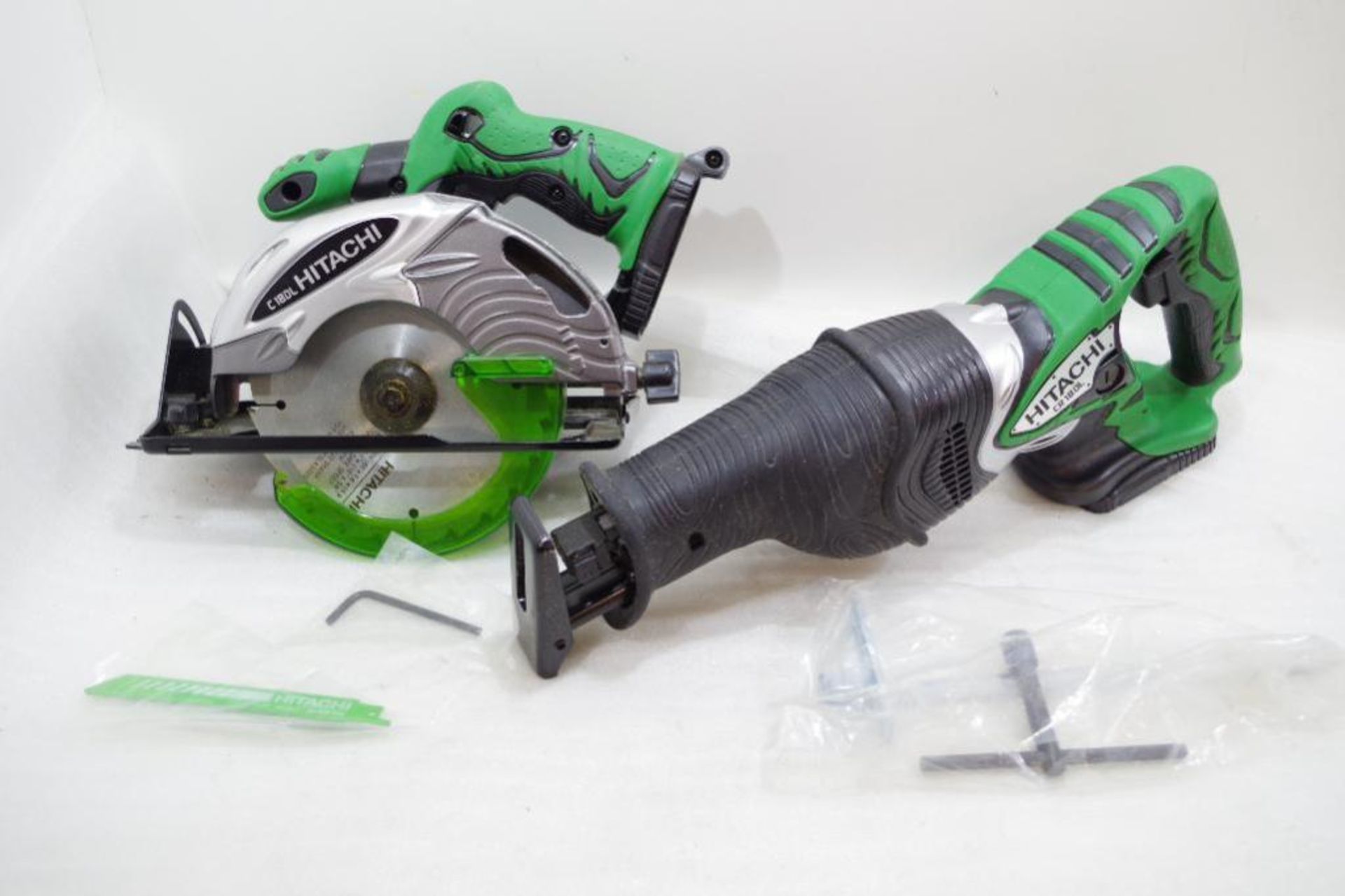 [4] HITACHI 18V Tools & Accessories: Circular Saw, Reciprocating Saw & (2) Bags