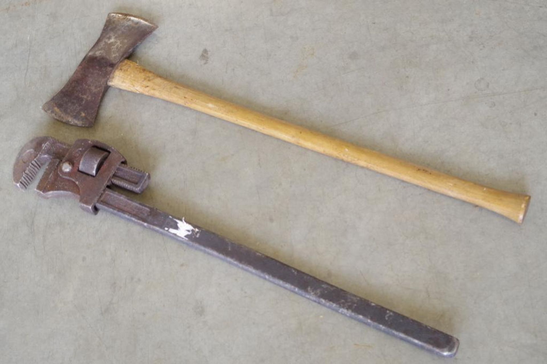 Double Bit Axe & IMPROVED STILLSON 36" Pipe Wrench - Image 3 of 3