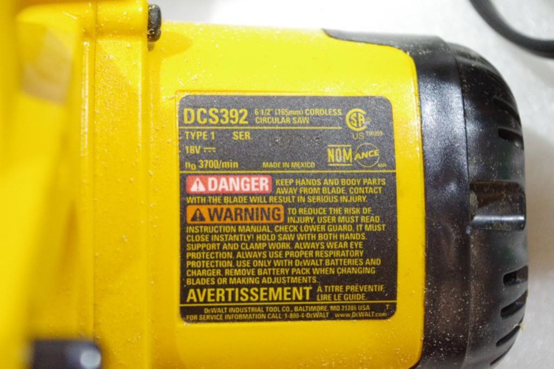 [6] DEWALT 18V Tools & Accessories: 6-1/2" Circular Saw, VS Reciprocating Saw, Flushlight, (2) Batte - Image 2 of 6