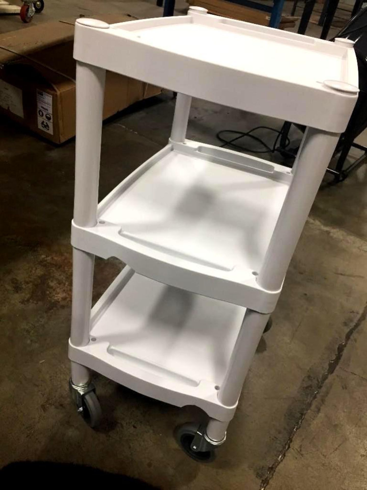 FREIGHT DAMAGED METTLER Cart 22" x 15" x 33"H: Plastic 3-Shelf, 4" Casters - Image 4 of 6