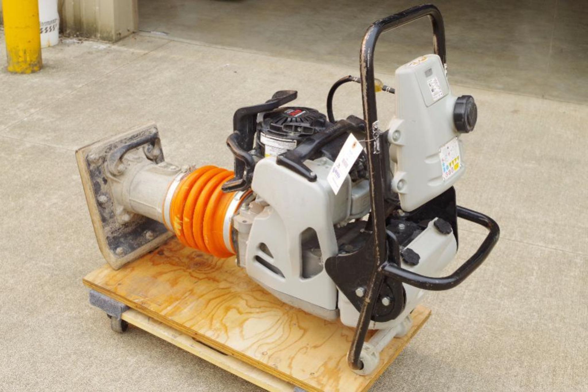 MIKASA Tamping Rammer w/ HONDA GX100 Gasoline Engine - Image 2 of 13