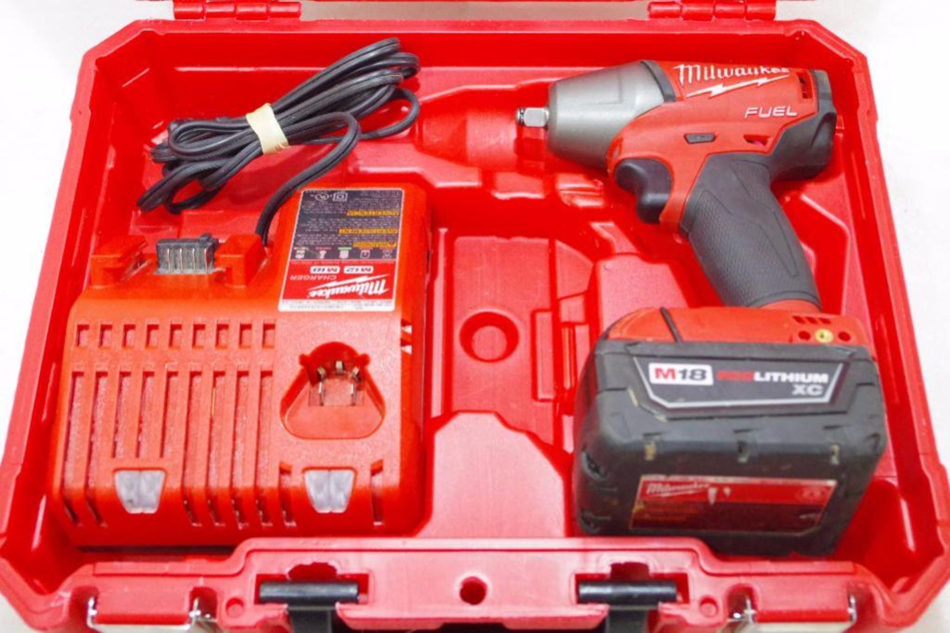 MILWAUKEE FUEL 18V 3/8" Square-Ring Brushless Impact Wrench, (1) Battery, Charger & Case