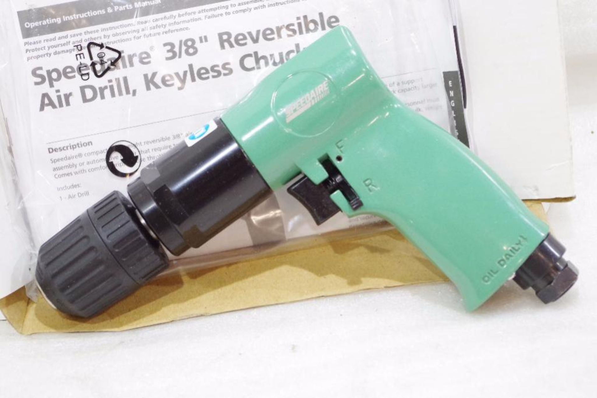 UNUSED SPEEDAIRE 3/8" Reversible Air Drill, Leyless Chuck