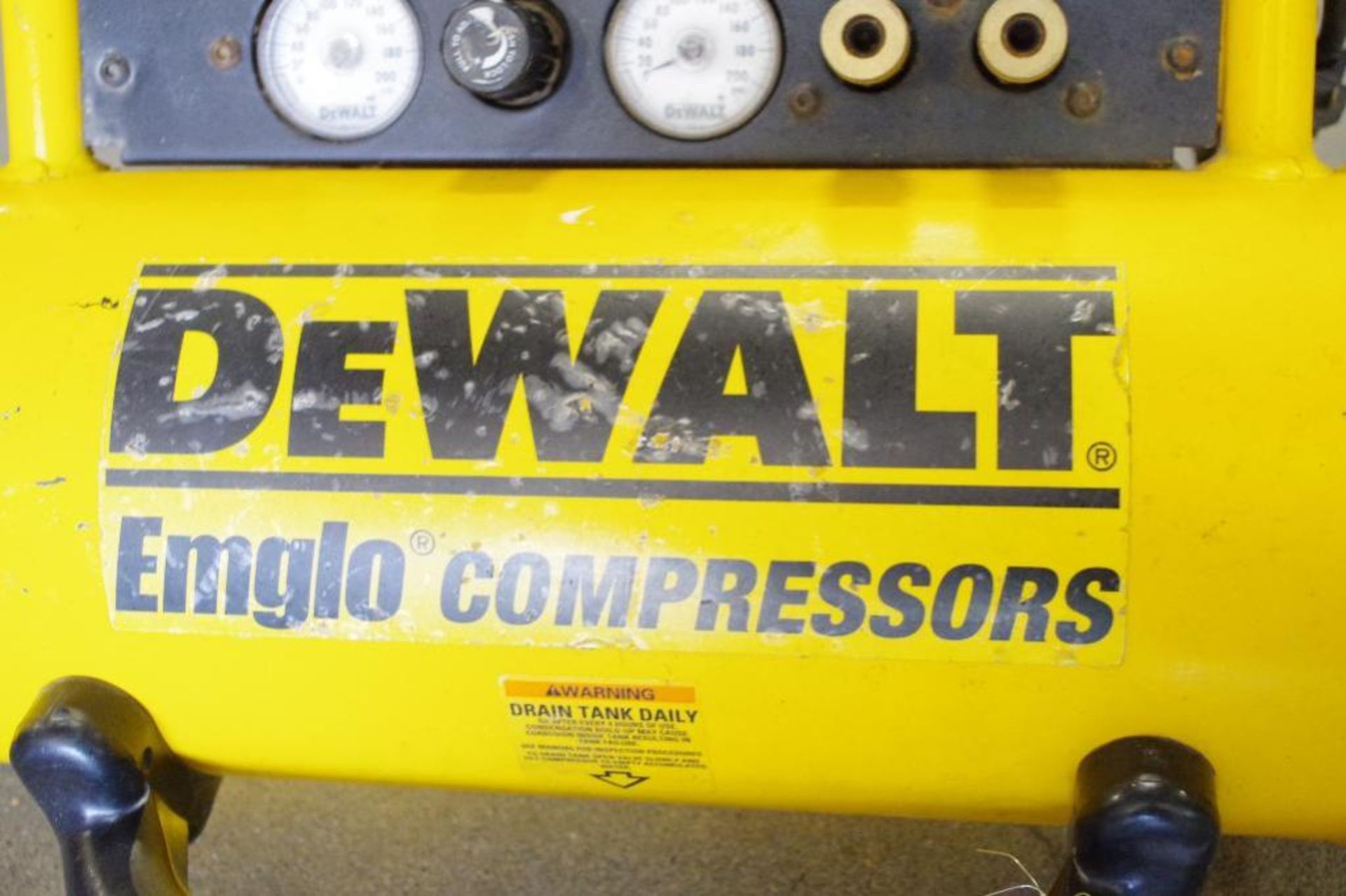 DEWALT 4-1/2-Gallon, 120V, Hand Carry Compressor, M/N D55155 - Image 2 of 4