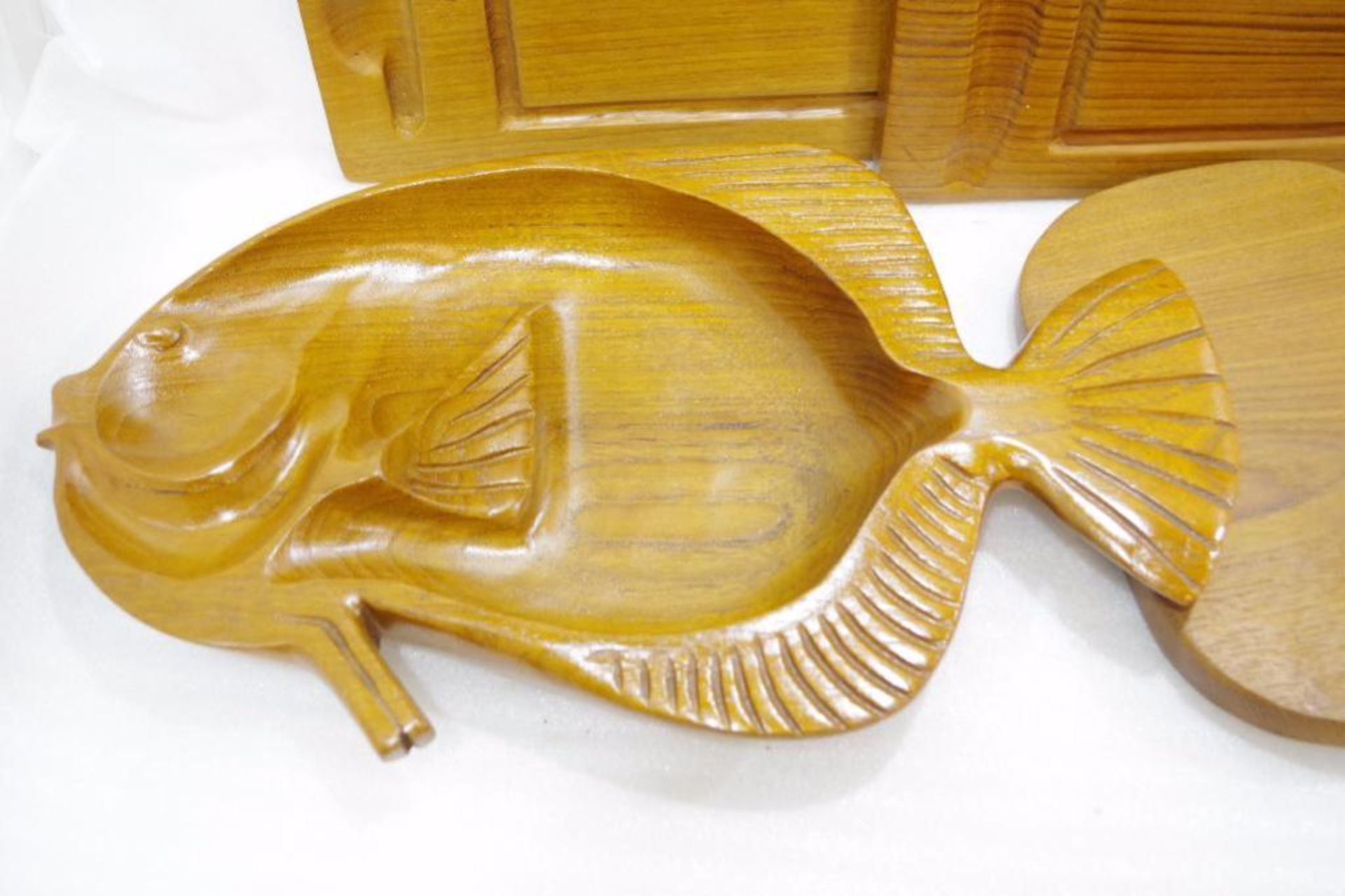 [5] Teak Wood Cutting Boards, Approx. 11" x 15" & Fish Shaped Snack Platter - Image 2 of 3