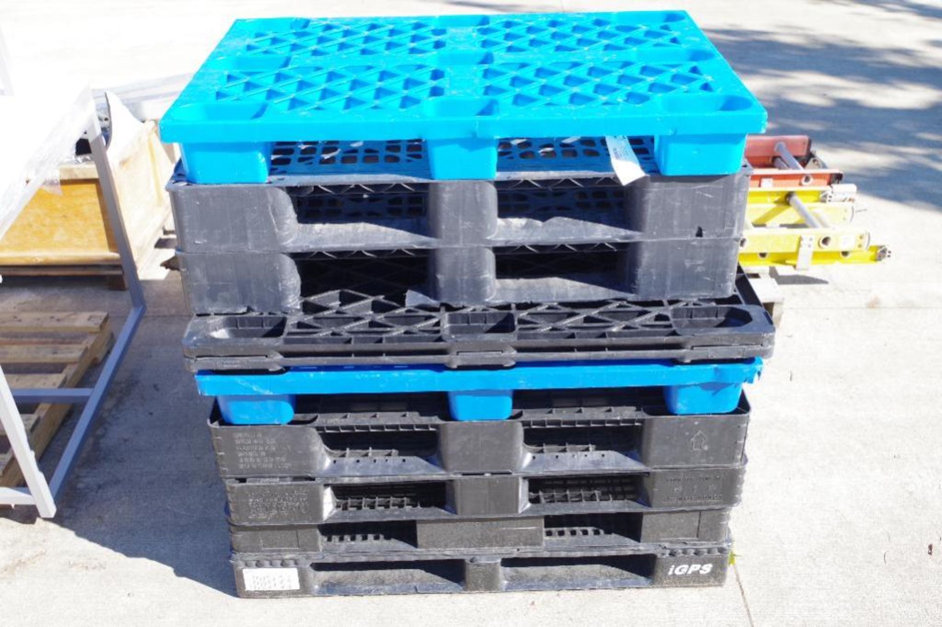 [QTY] Stack of Plastic Cargo Pallets, Size, Color & Style May Vary - Image 2 of 3