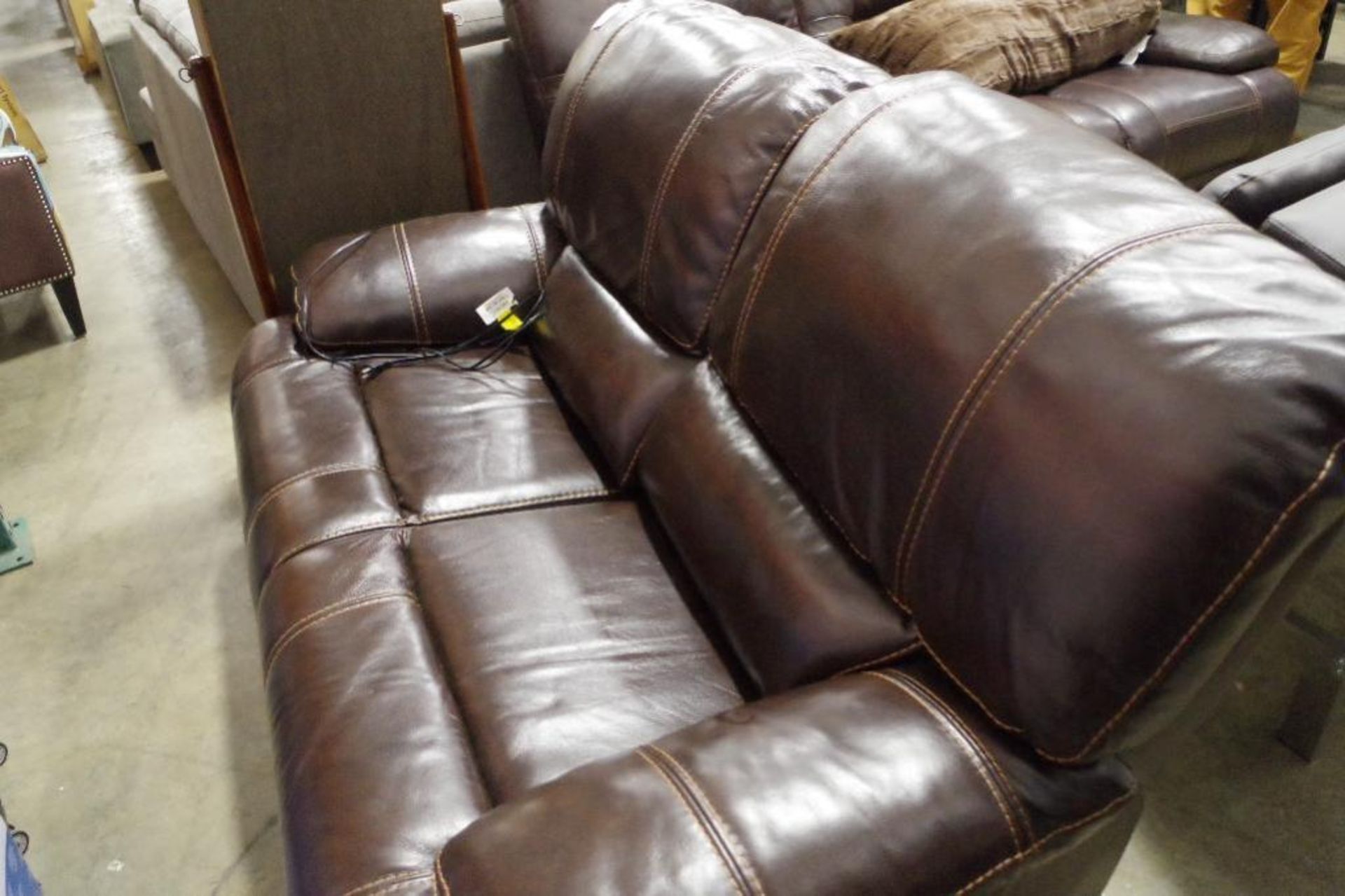 MANWAH MOTION Leather Power Reclining Loveseat - Image 5 of 6