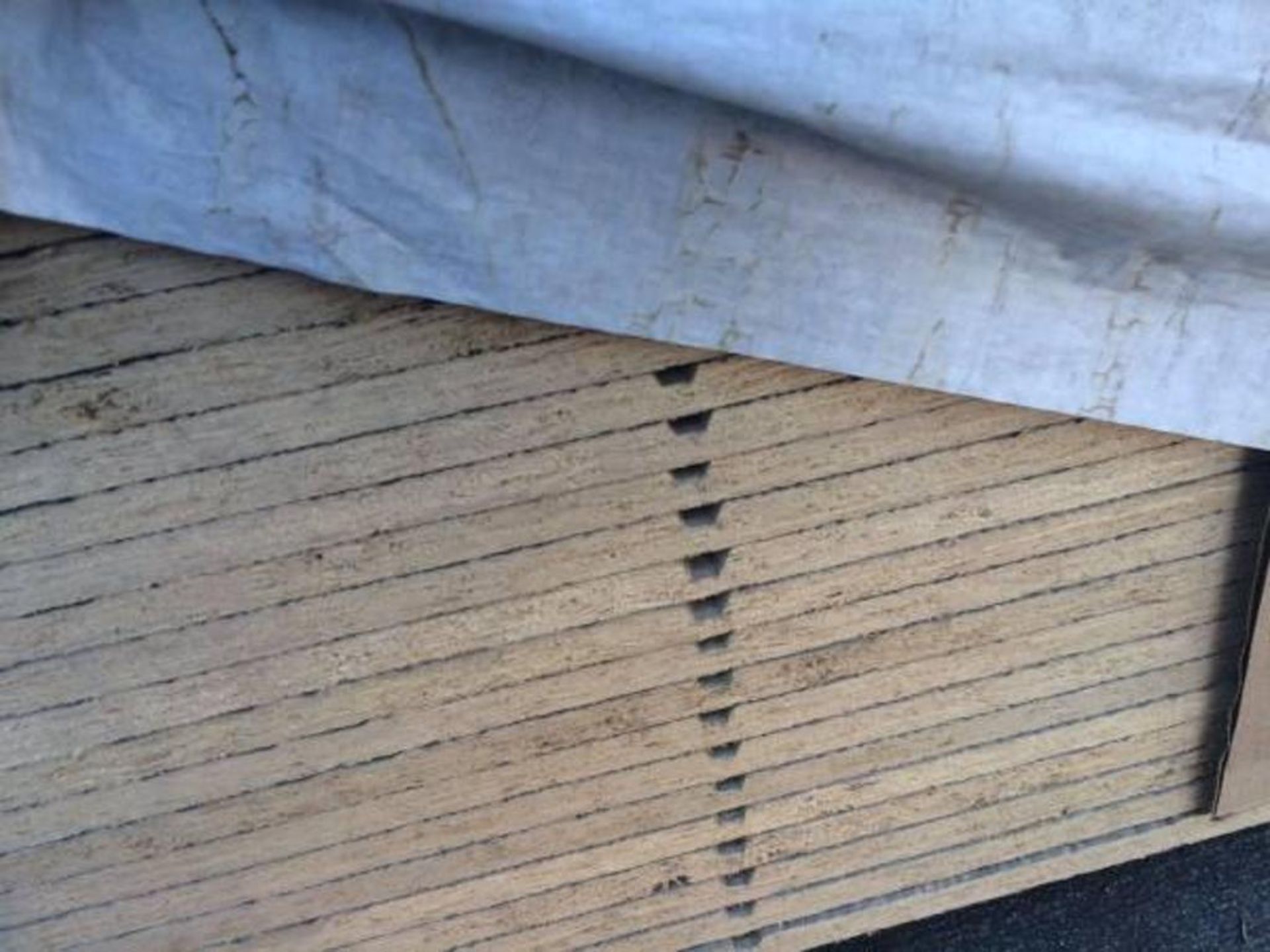 [10] OSB Siding 8" OC T1-11 Panels/Sheets 3/8" x 4' x 8' - Image 2 of 2