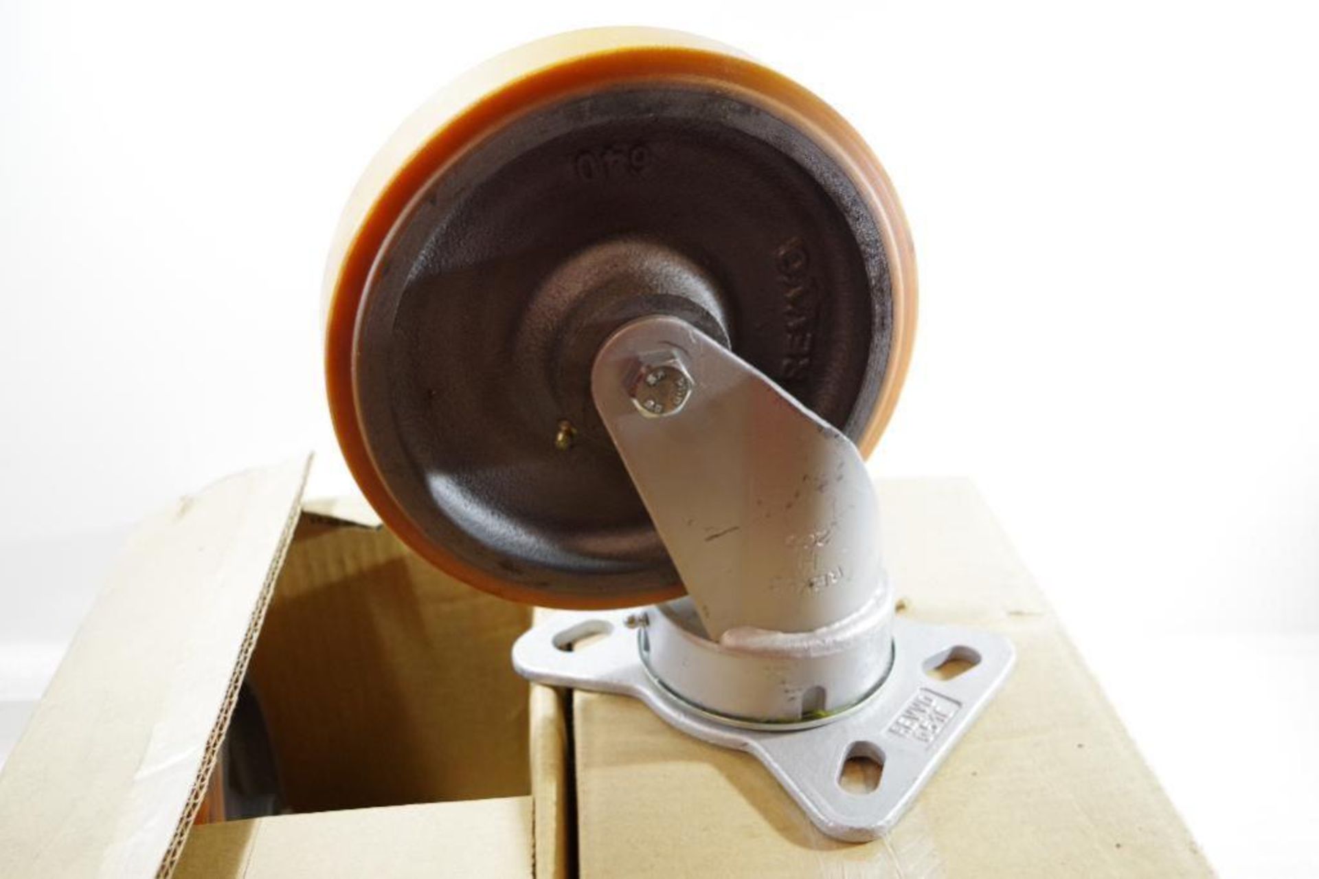 [4] 8" Medium-Duty Kingpinless Swivel Plate Caster, 2420 lb. Load Rating, (2 Boxes of 2 Each) - Image 2 of 3