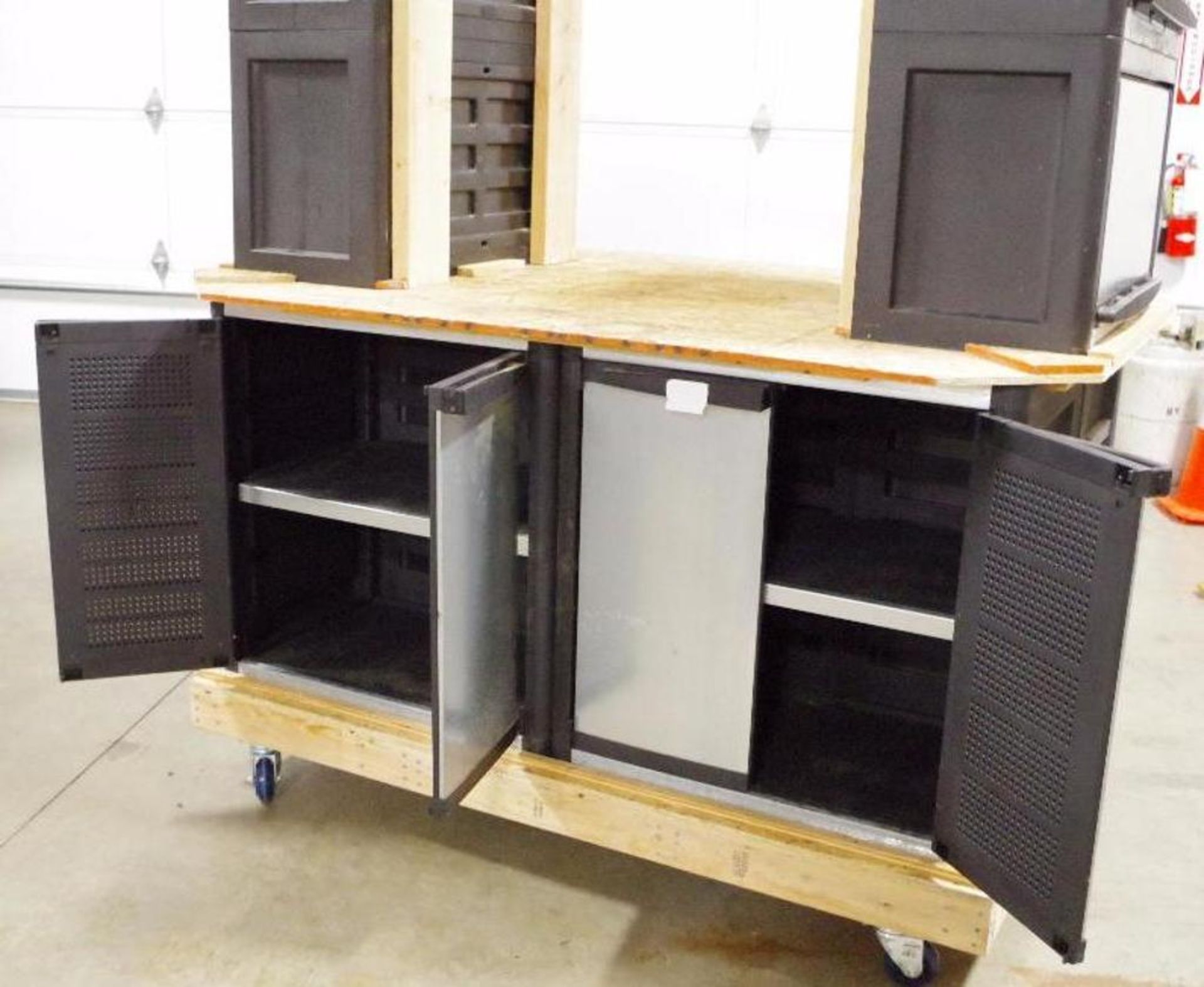 Rolling Work Center: (4) Bottom Cabinets & (2) Top Cabinets, On New Casters - Image 4 of 7