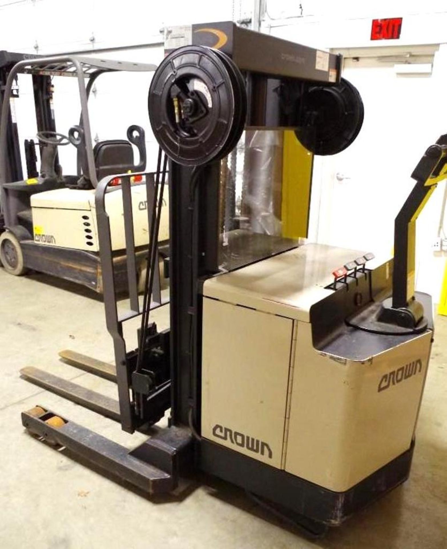 CROWN WR Series Electric Walk Behind Forklift, Walkie Stacker w/ Charger (see description) - Image 4 of 14