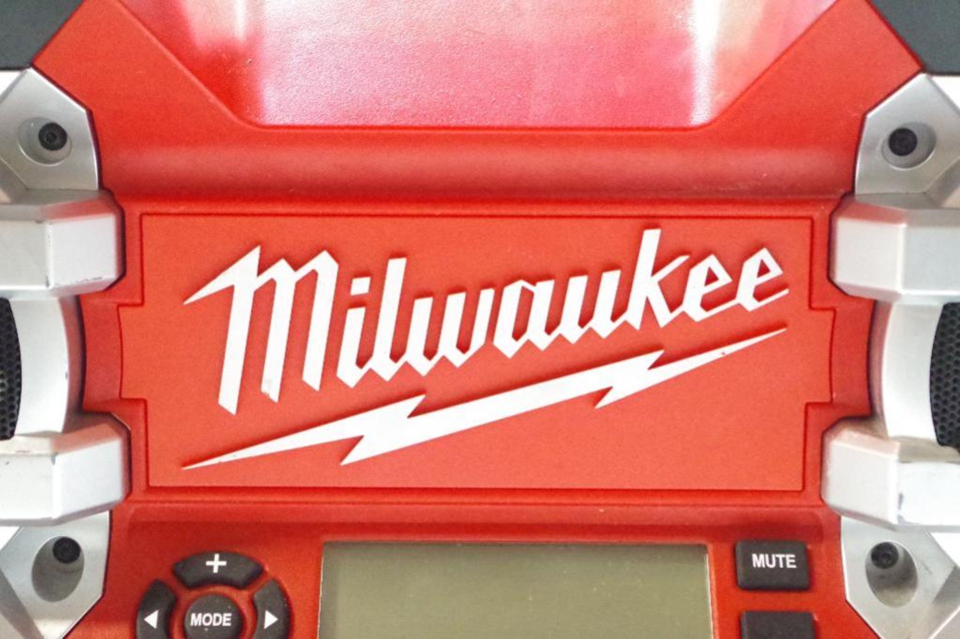 MILWAUKEE 120V Jobsite Radio/ Battery Charger, Broken Antenna, Battery NOT Included - Image 3 of 3