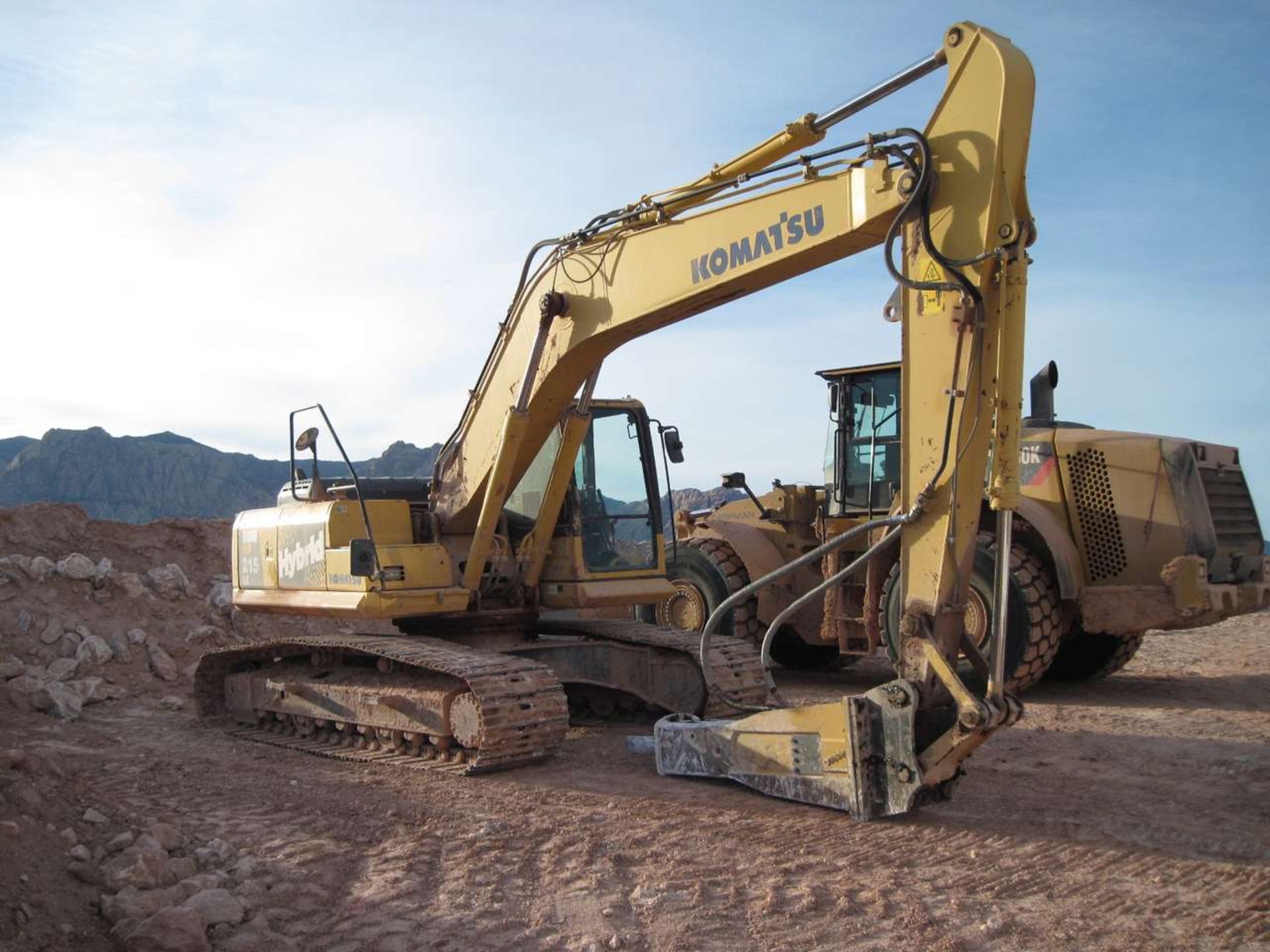 2012 Komatsu HB215LC-1 Hybrid Excavator Breaker attachment not included, will have a bucket - Image 2 of 4