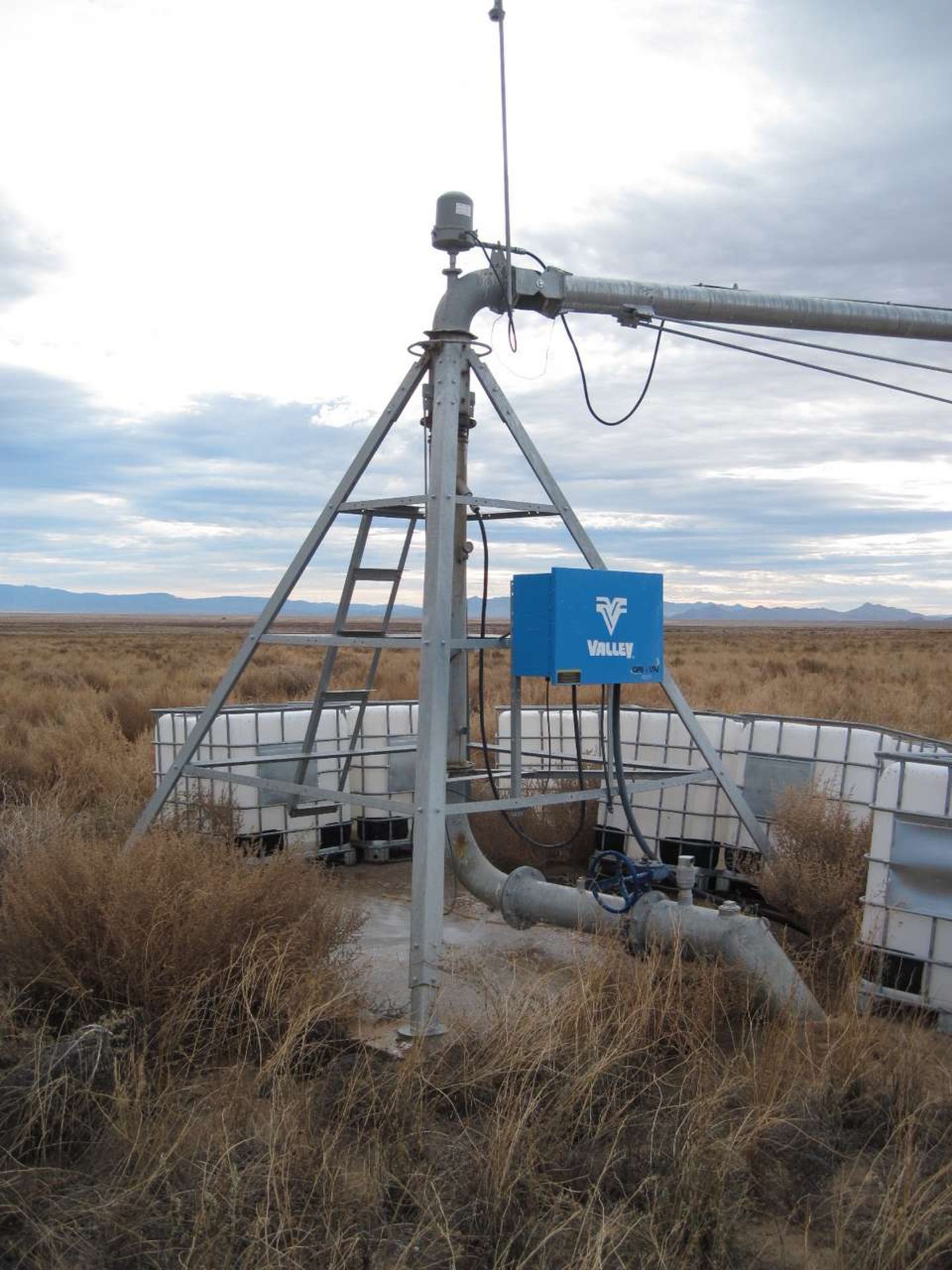 2014 Valley Sprinklers 8000 Series Center Irrigation Pivot 1/4 mile, (Kingman Farms Pivot 14) S/N