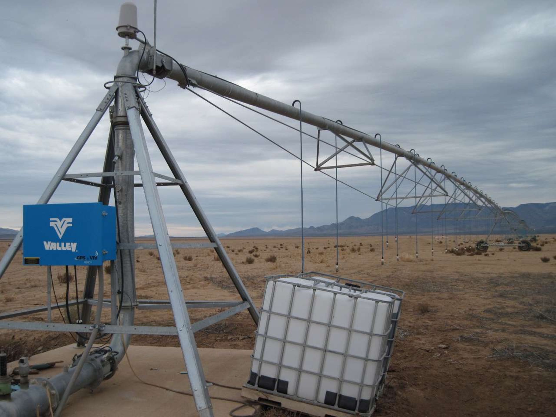 2014 Valley Sprinklers 8000 Series Center Irrigation Pivot 1/4 mile, Automatic valve(Kingman Farms - Image 2 of 4