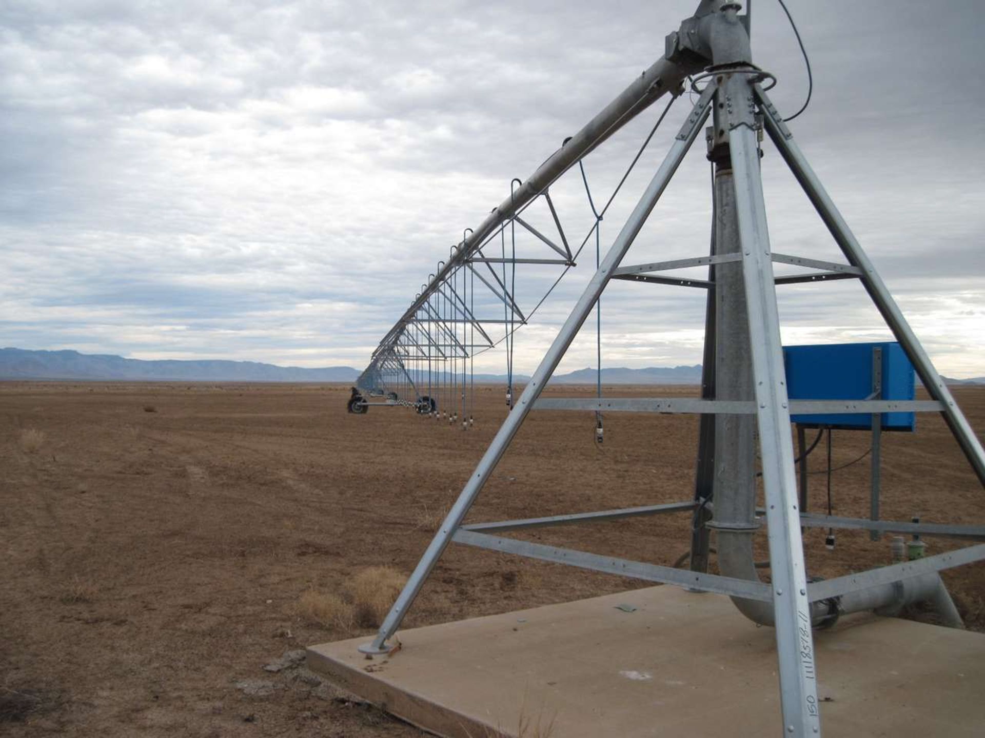 2014 Valley Sprinklers 8000 Series Center Irrigation Pivot 1/4 mile, Automatic valve(Kingman Farms - Image 2 of 5