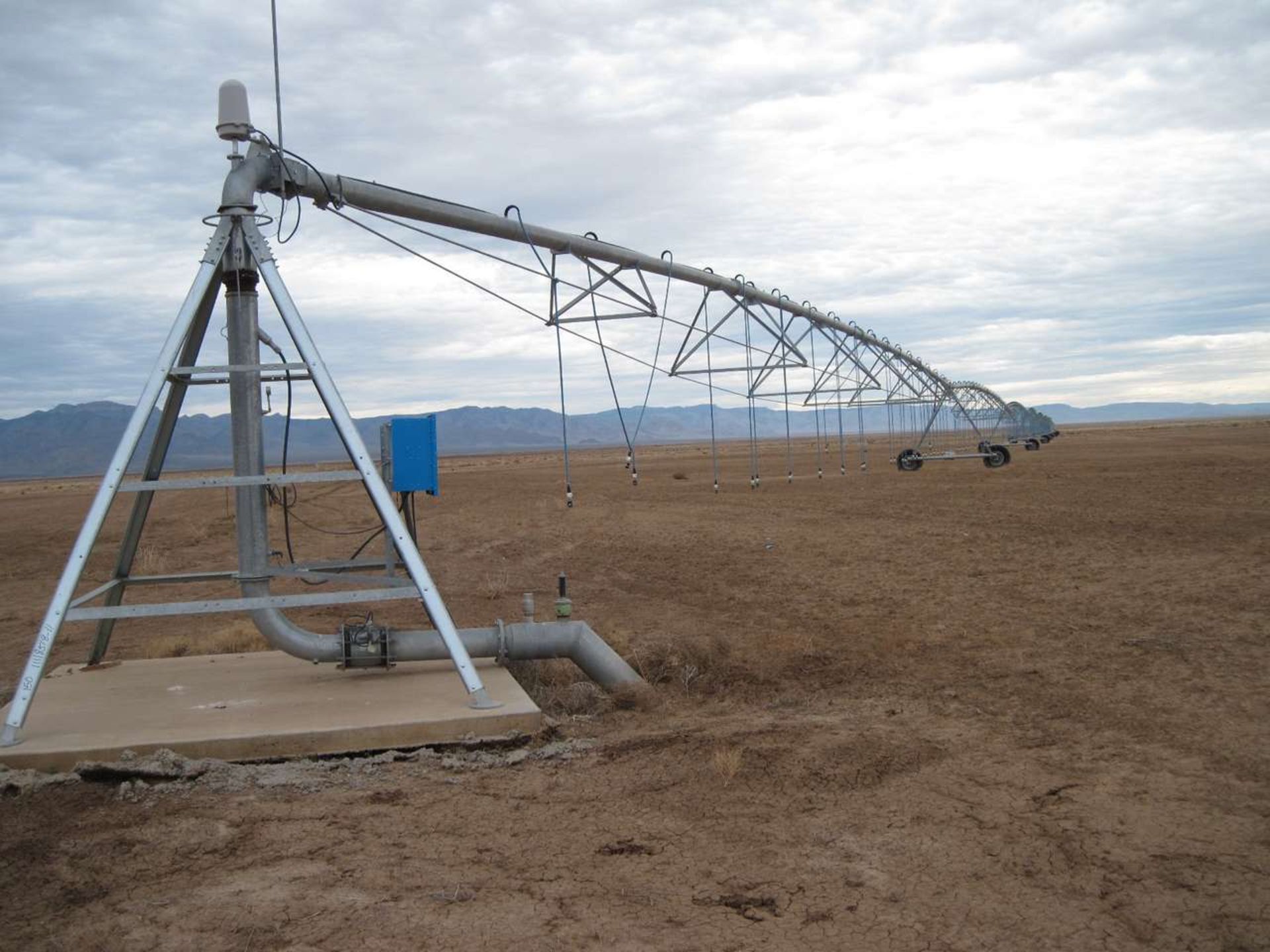 2014 Valley Sprinklers 8000 Series Center Irrigation Pivot 1/4 mile, Automatic valve(Kingman Farms - Image 3 of 5