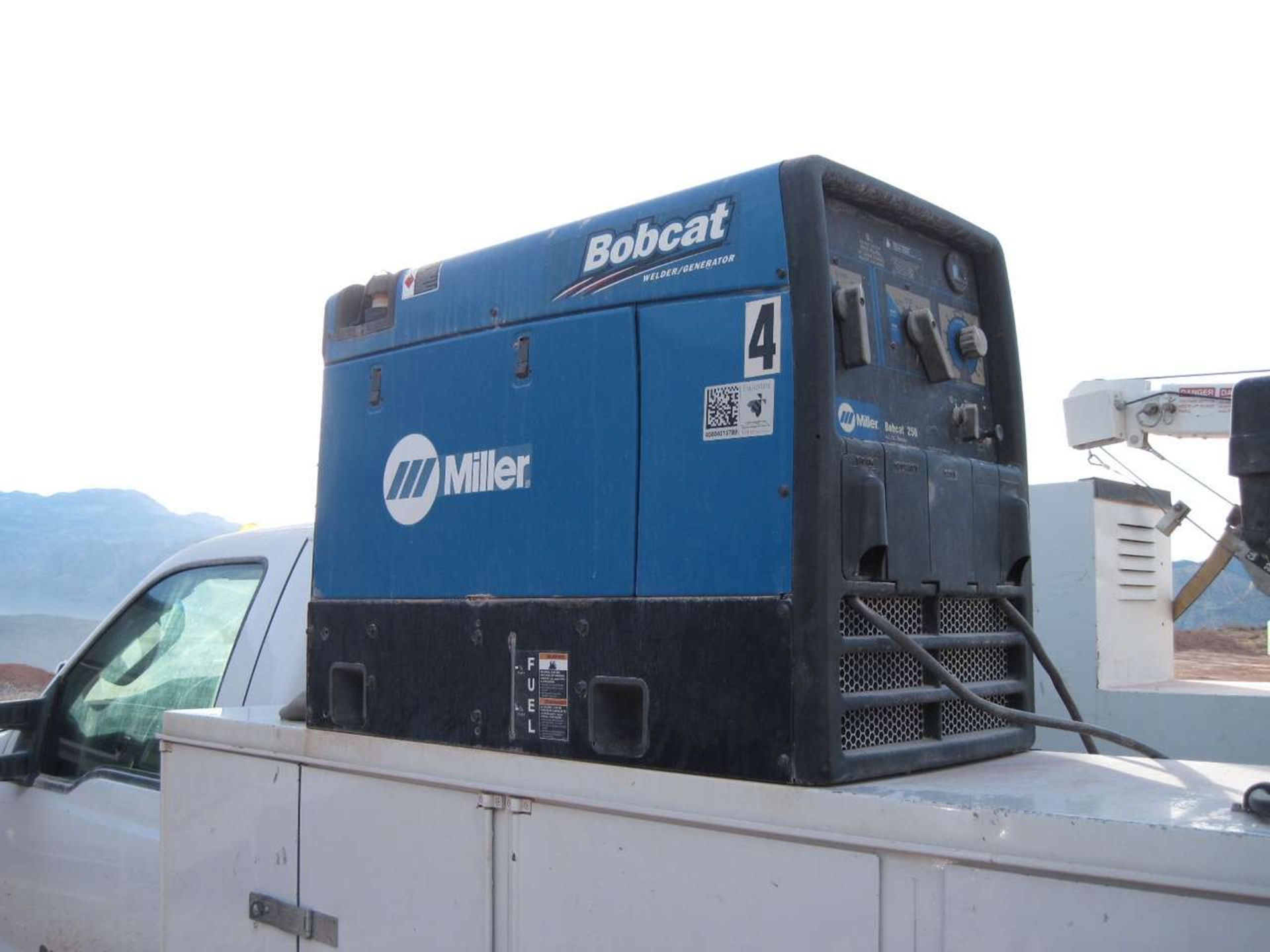 2009 Ford F550XL Service Truck Includes Liftmoore model 3200REL Crane, Miller Bobcat 250 Welder. - Image 5 of 6