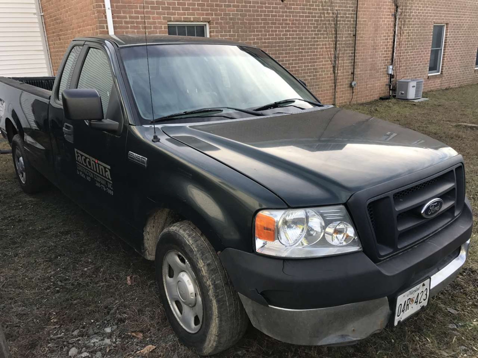 2005 Ford F-150 XL Pickup Truck 4X4, Regular 2-Door Cab, 4.2L, V6, 8' Bed, Rugged Truck Bed Liner, - Image 2 of 6