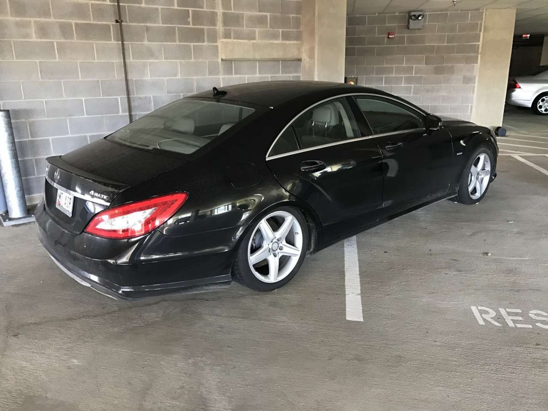 2012 Mercedes CLS550 Luxury Sedan 4-Door, AWD, V8, 72,760 Miles ***NOTE - $75.00 Title - Image 3 of 6