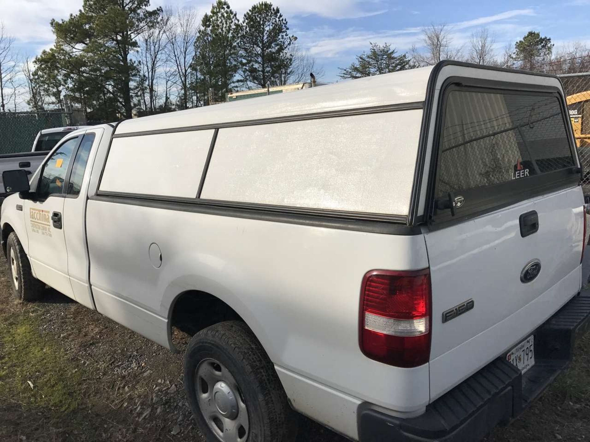 2005 Ford F-150 XL Pickup Truck 4X4, Regular 2-Door Cab, 4.2L, V8, 8' Bed, Leer Hard Top Bed - Image 4 of 6