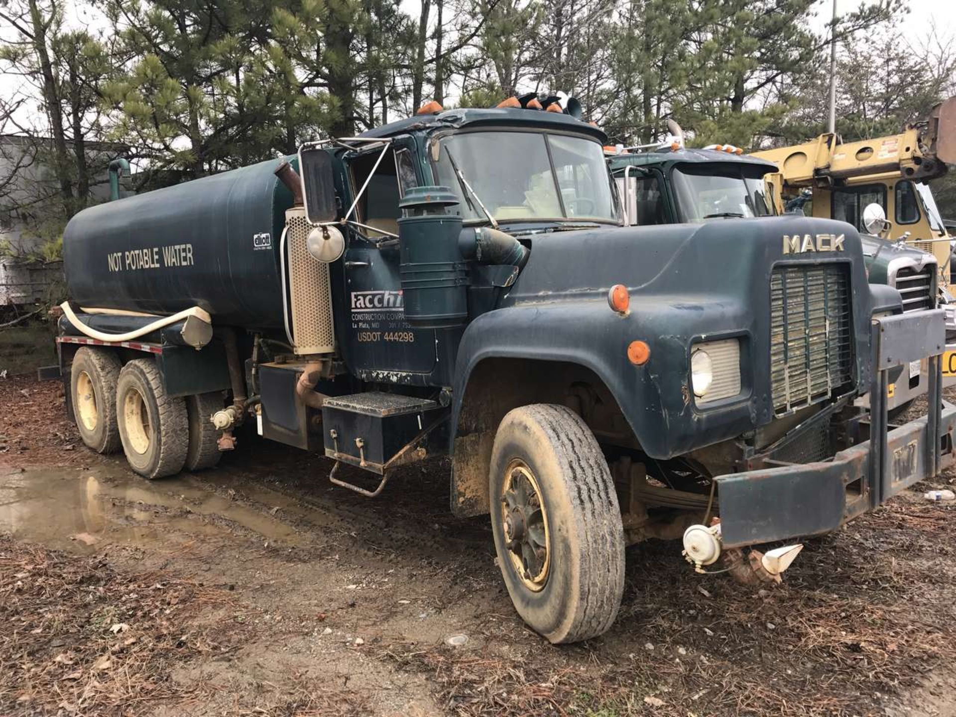 1985 Mack RD685S Water Truck Dual Axle, Diesel, Day Cab, Berkeley Mdl B4ERBMS Pump, 260,166 - Image 2 of 5