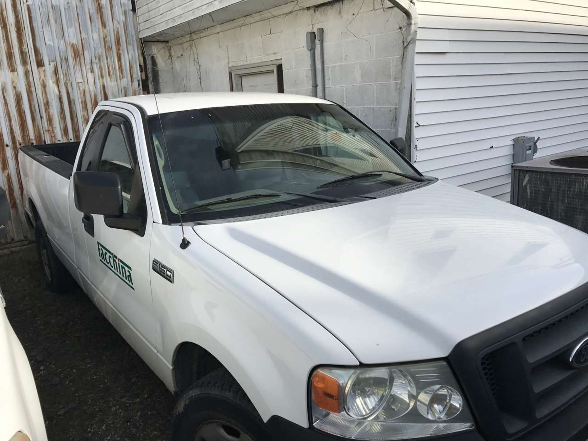 2005 Ford F-150 XL Pickup Truck 4X4, Crew Cab, 8' bed, Trailex Truck Bed Liner, 254,252 Miles *** - Image 2 of 6