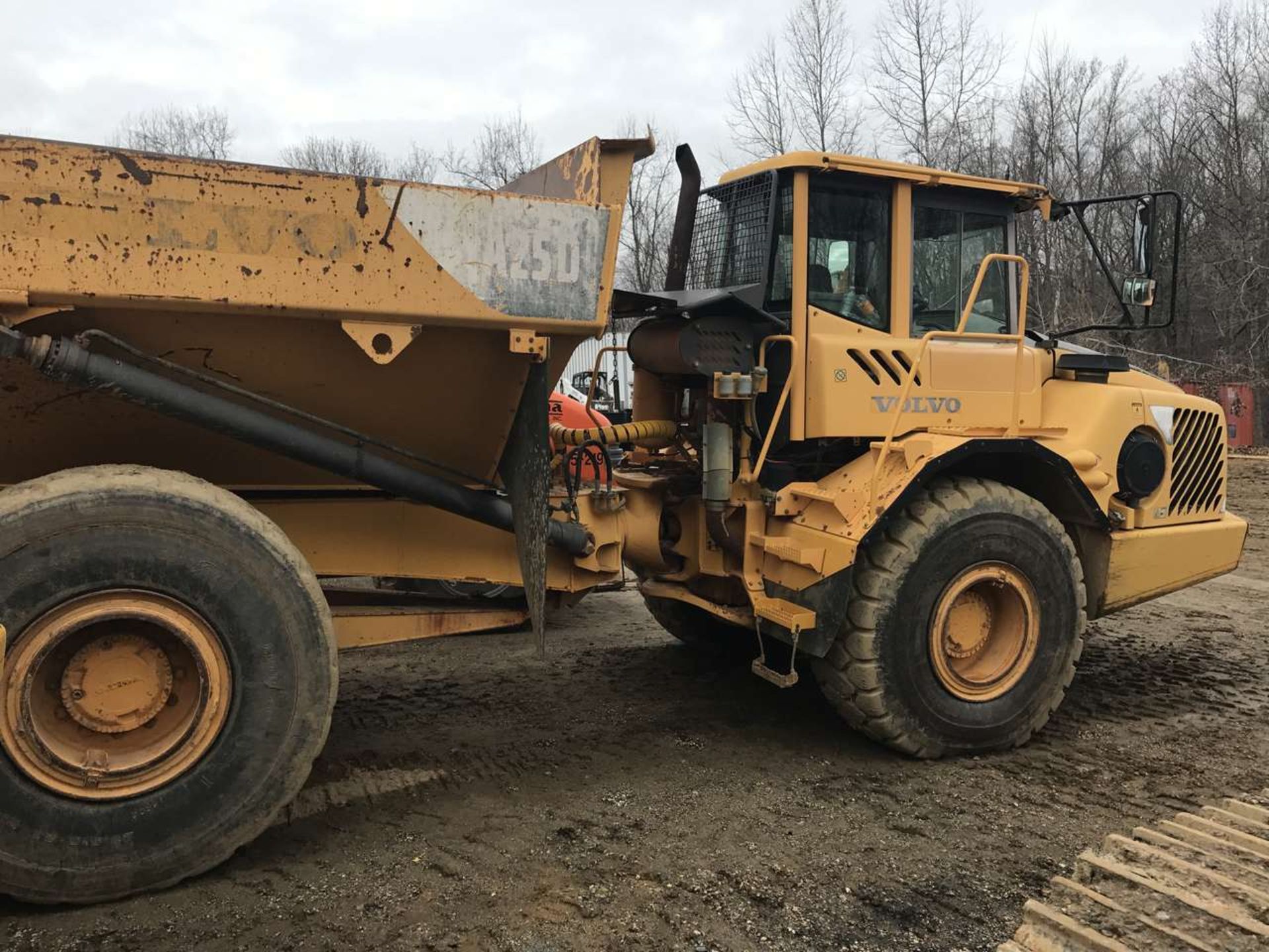 2004 Volvo A25D Articulated Dump Truck 6X6, Retarder, Volvo Diesel Engine, A/C, 23.5R25, 8,845 Hours - Image 3 of 5