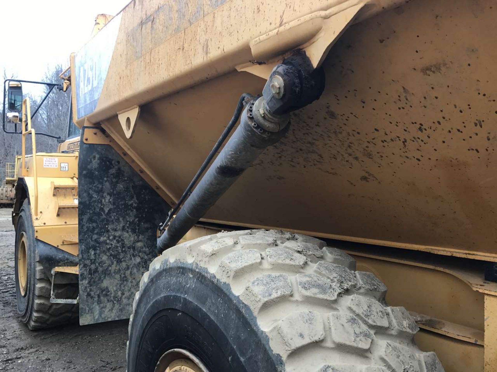 2006 Volvo A25D Articulated Dump Truck 6X6, Retarder, Volvo Diesel Engine, A/C, 23.5R25, 8,820 Hours - Image 4 of 5