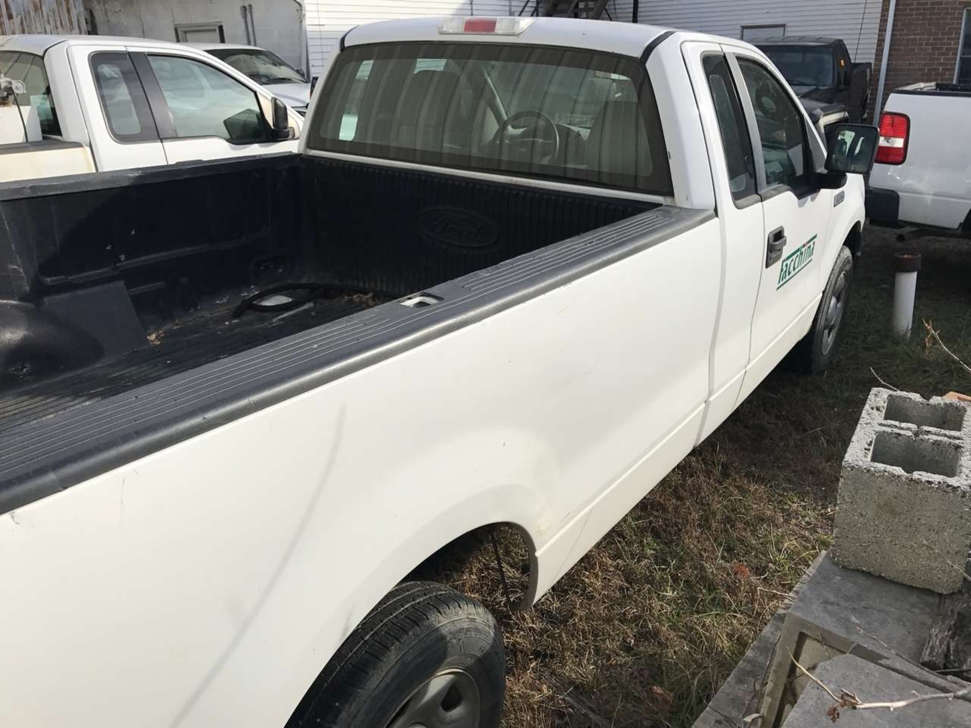 2007 Ford F-150 XL Pickup Truck 4X4, Regular 2-Door Cab, 4.2L, V6, 8' Bed, Ford Truck Bed Liner, - Image 4 of 6