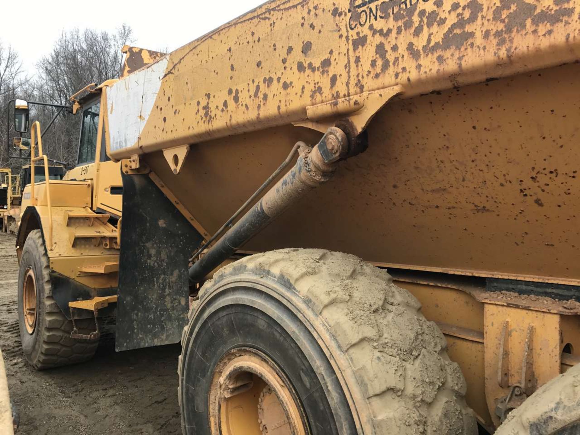 2004 Volvo A25D Articulated Dump Truck 6X6, Retarder, Volvo Diesel Engine, A/C, 23.5R25, 8,845 Hours - Image 4 of 5