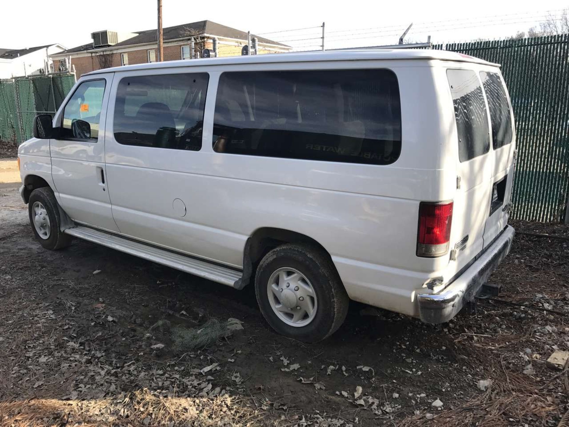 2007 Ford E-350 XLT Passenger Van Super Club Wagon 3-Door, 5.4L, V8, 142,002 Miles ***NOTE - $75. - Image 4 of 6