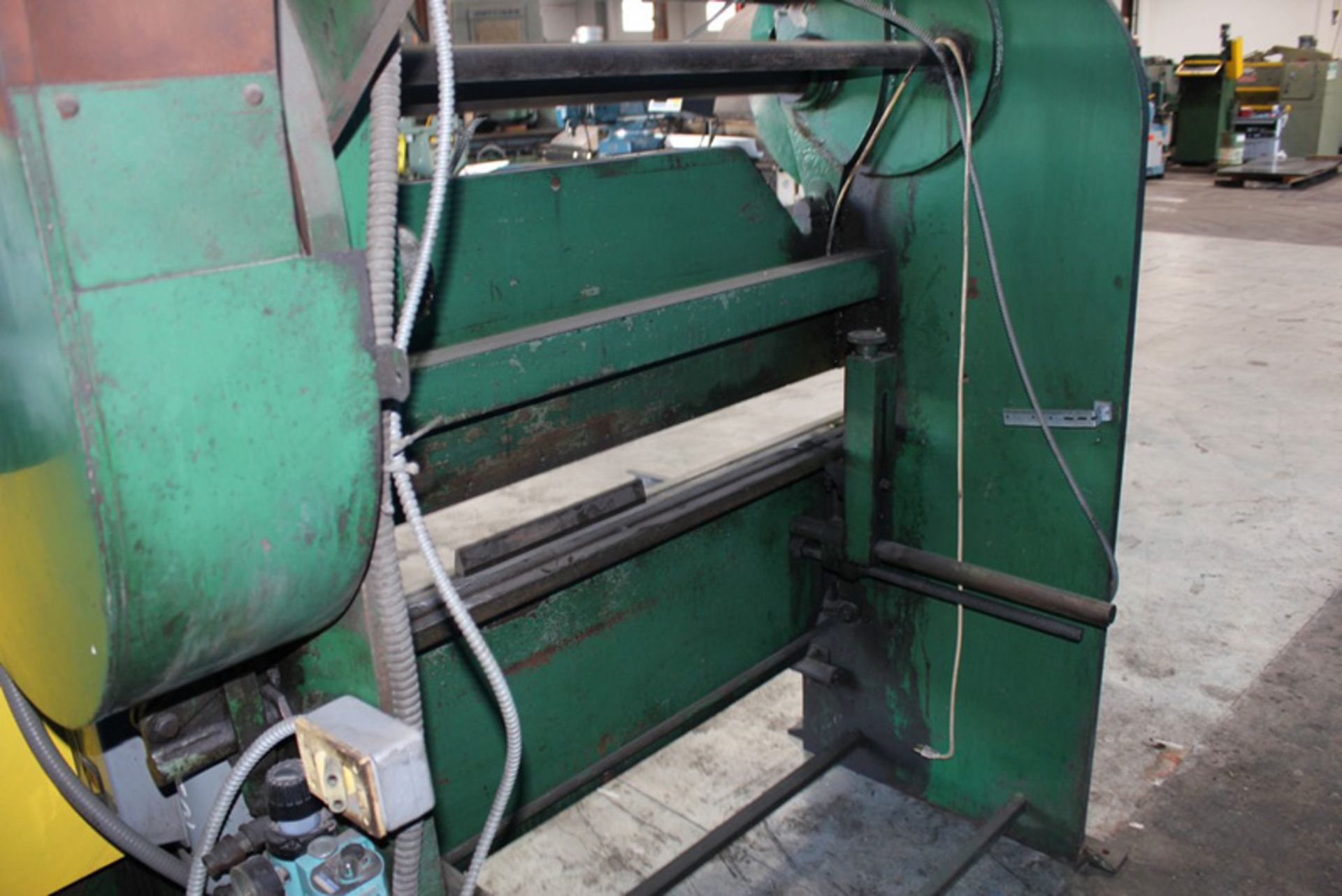 Chicago - Press Brake, 35 Ton x 8', Model 338, S/N L8933, Air Trip Mechanical Clutch, Protech - Image 4 of 8