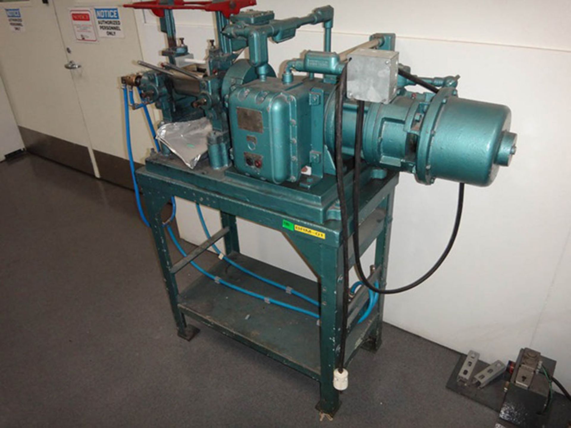Reliable Lab Two Roll Mill, S/N 2020 - Located At: Huntington Park, CA - Image 4 of 4