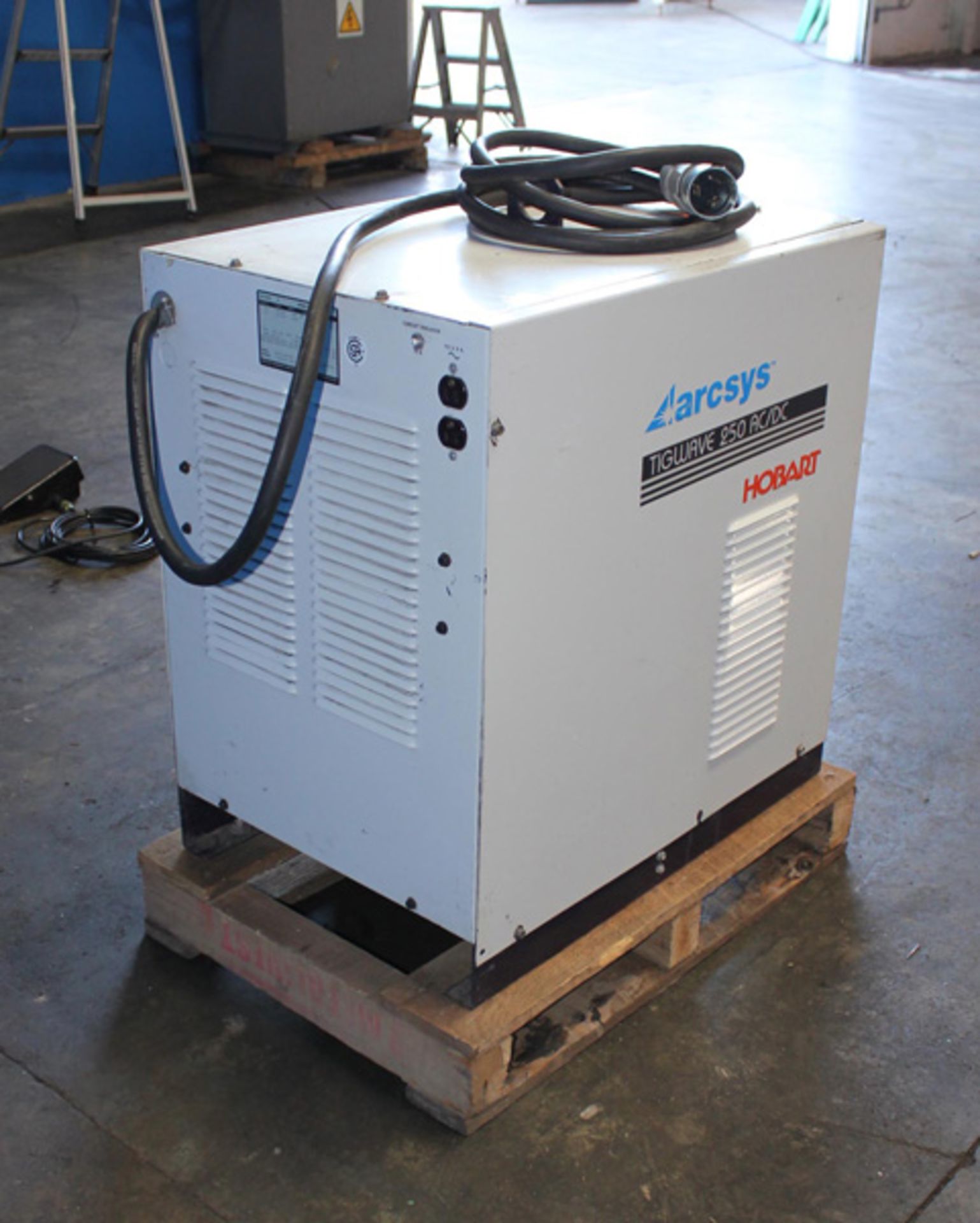 Hobart - Tig Welder, 250 Amps, Model Wave 250, S/N 396WS17704, Cart & Casters - Located At: - Image 5 of 8