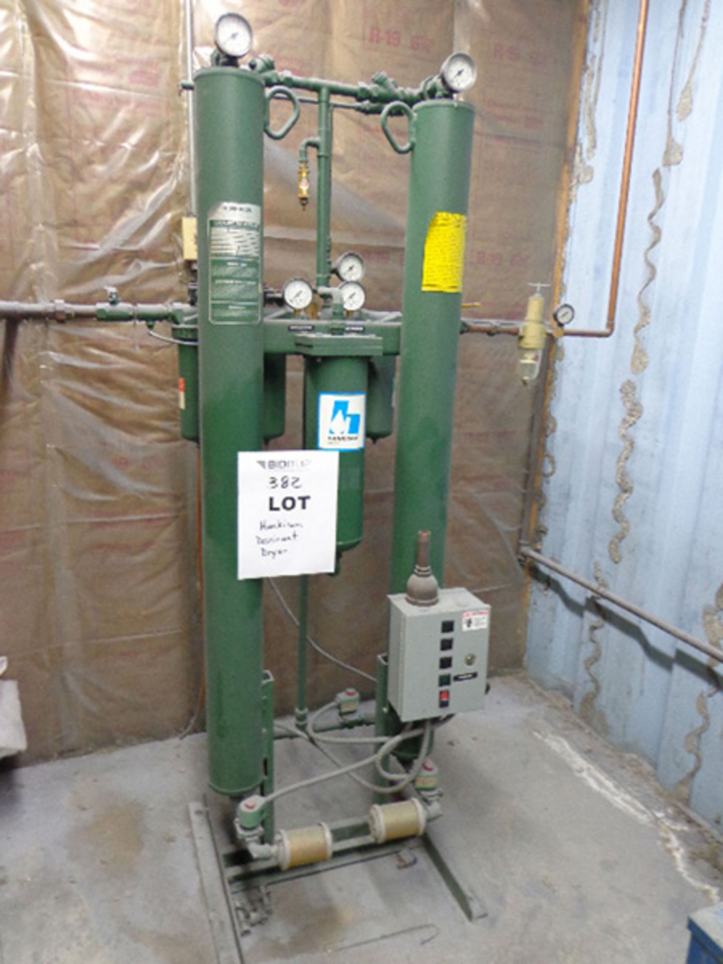 Hankison - Desiccant Dryer, 47.5 SCFM, 150 PSI, Outlet Pressure Gauge, Left & Right Tower Pressure