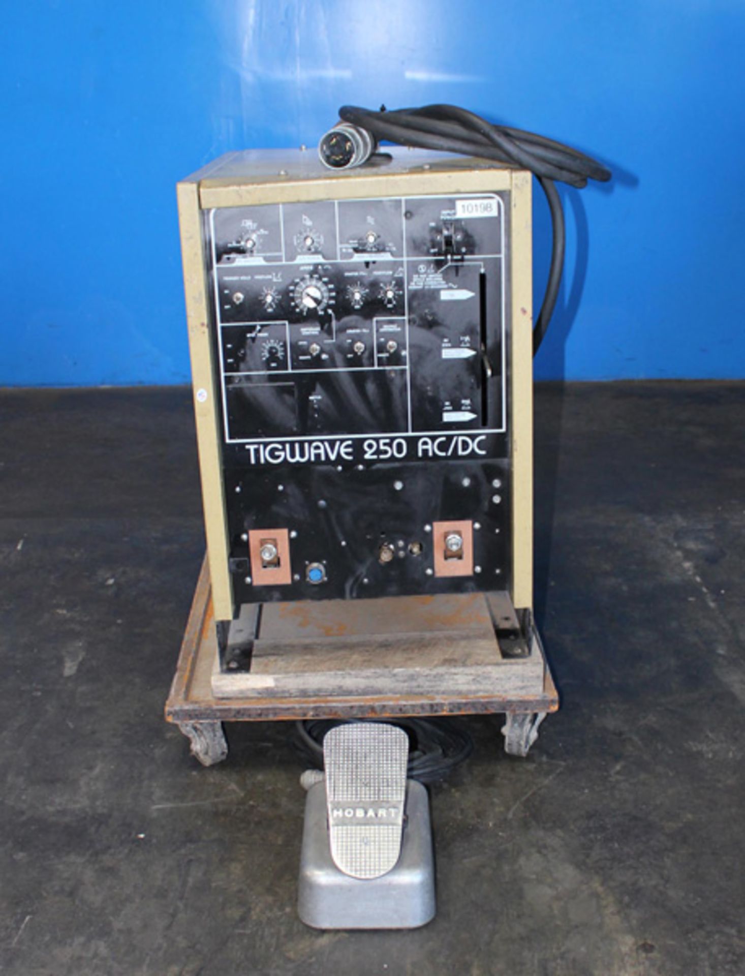 Hobart - Tig Welder, 250 Amps, Model Wave 250, S/N 394WS42613, Foot Pedal, Cart & Casters -