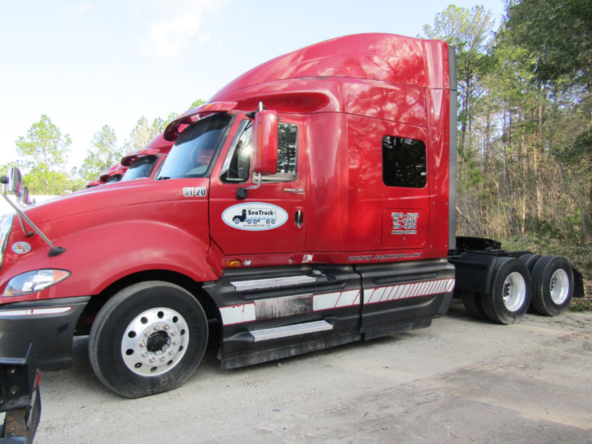 2009 International Pro Star Premium Tractor w/sleeper Vin# 3HSCUAPR09N146583 Mileage 659991 EQ# ST20 - Image 5 of 5