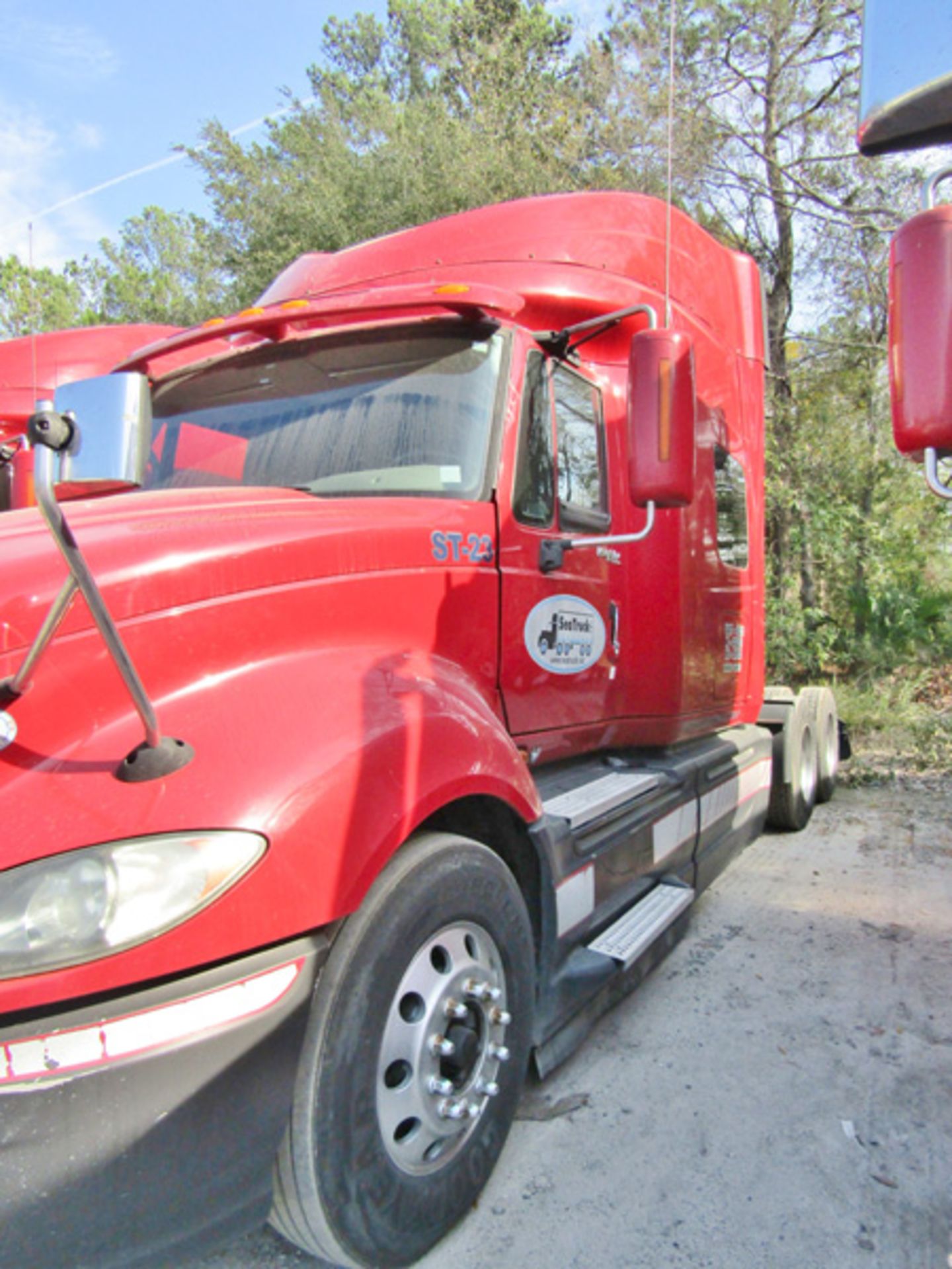 2009 International Pro Star Premium Tractor w/sleeper Vin# 3HSCUAPR29N146570 Mileage 671586 EQ# ST23 - Image 2 of 5