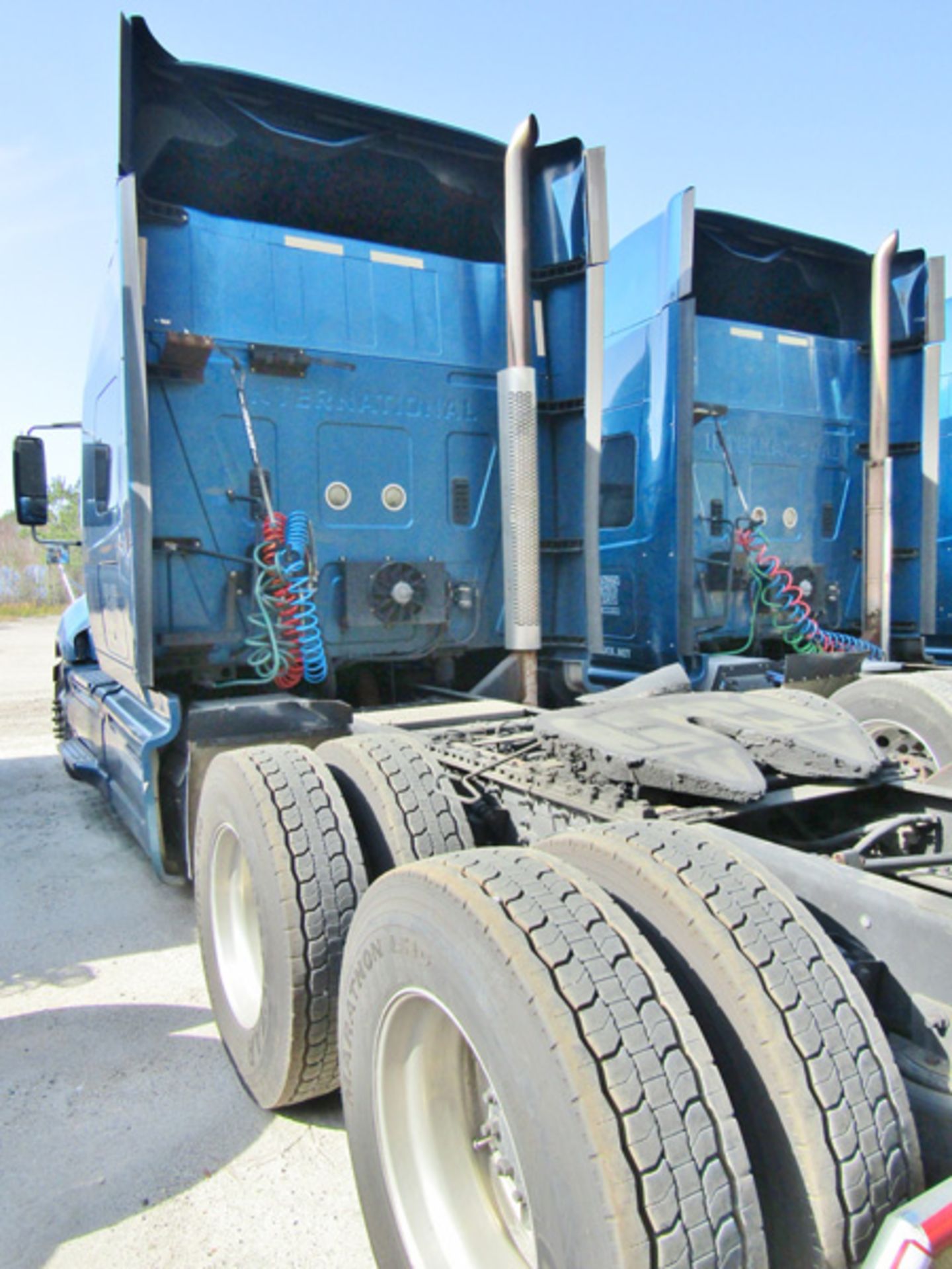 2009 International Pro Star Premium Tractor w/sleeper Vin# 2HSCUAPR79C130317 Mileage 959639 EQ# ST18 - Image 3 of 5