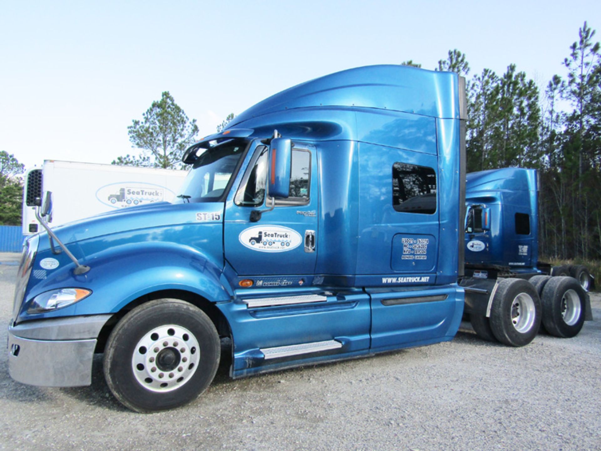 2009 International Pro Star Premium Tractor w/sleeper Vin# 2HSCUAPR59C130316 Mileage 946793 EQ# ST15 - Image 5 of 5